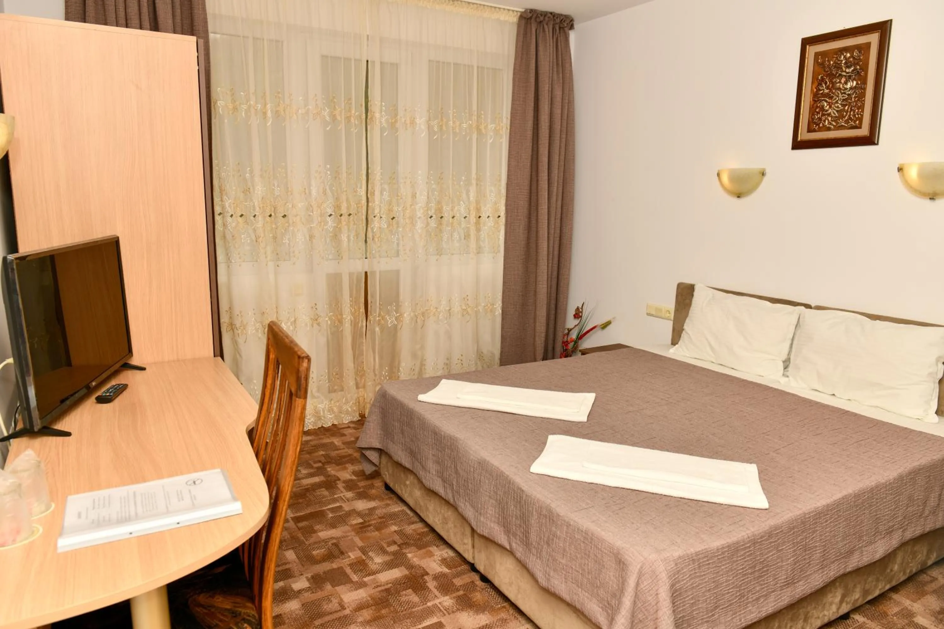 Bedroom, Bed in Blyan Family Hotel