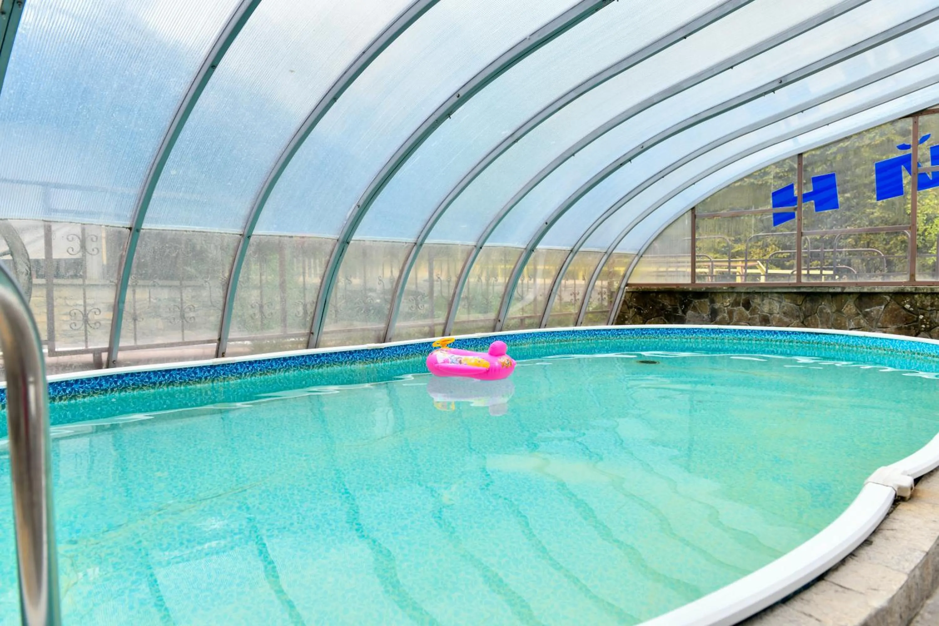 Swimming pool in Blyan Family Hotel