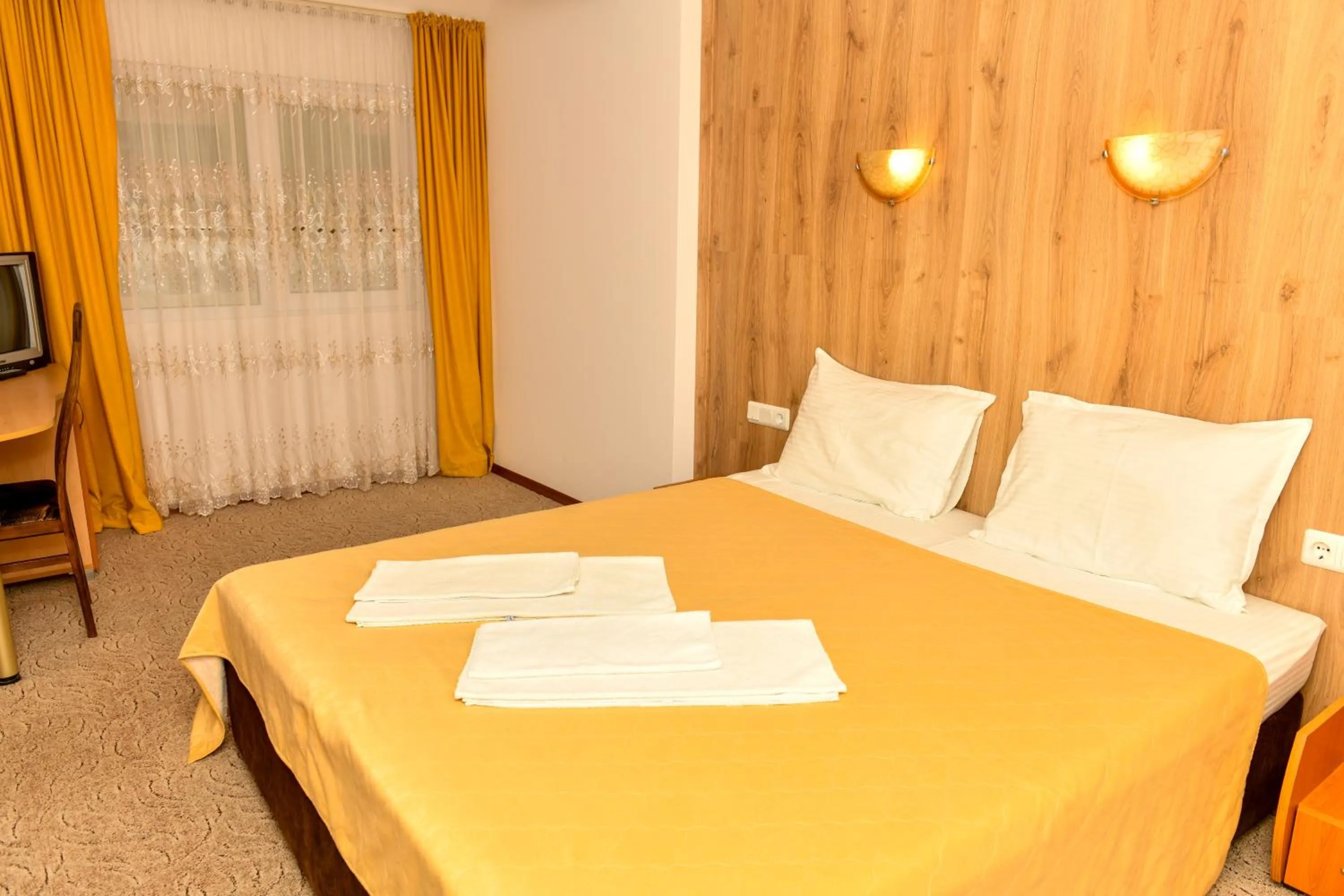 Photo of the whole room, Bed in Blyan Family Hotel