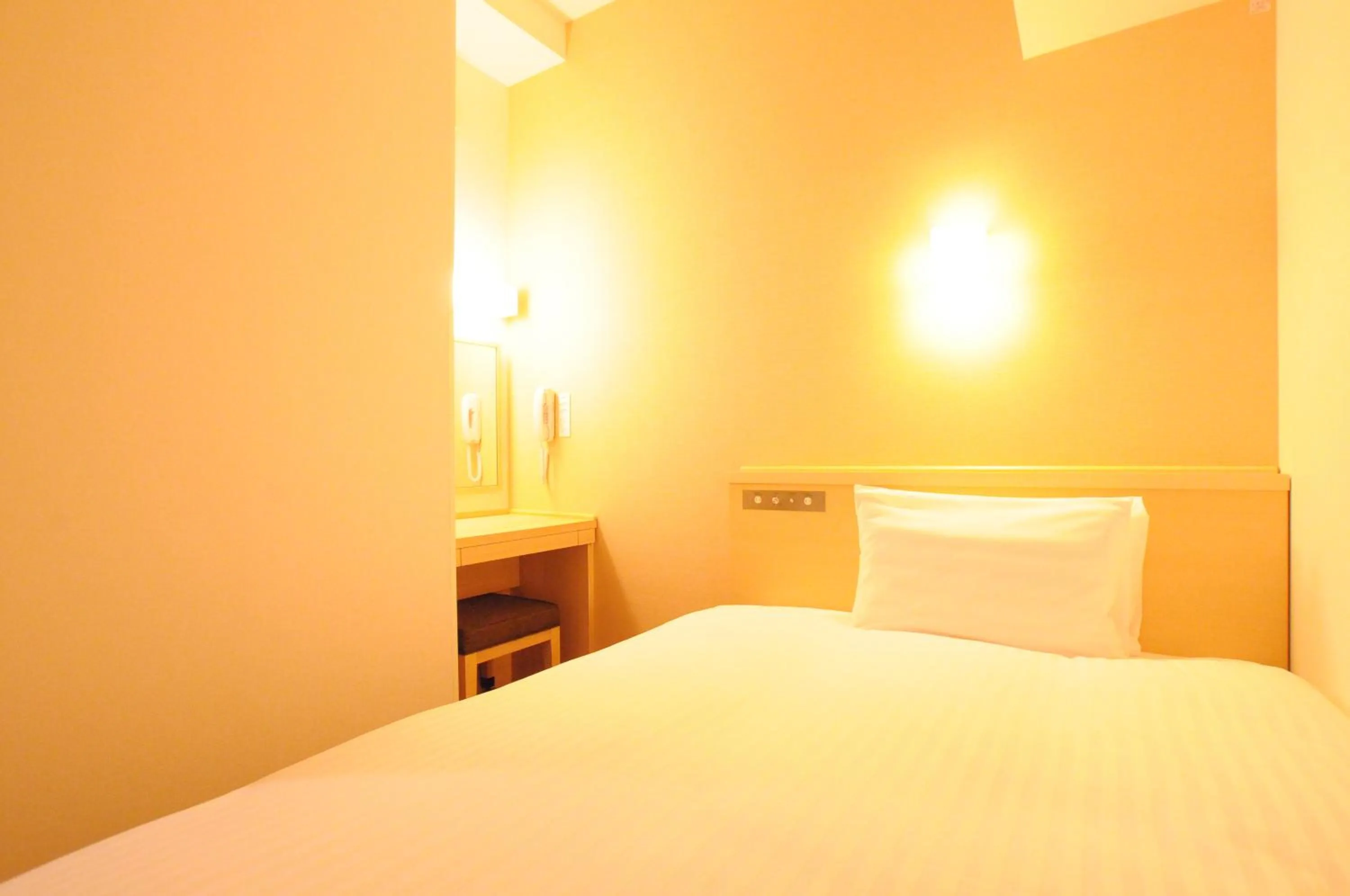 Bed in AB Hotel Tokai Otagawa