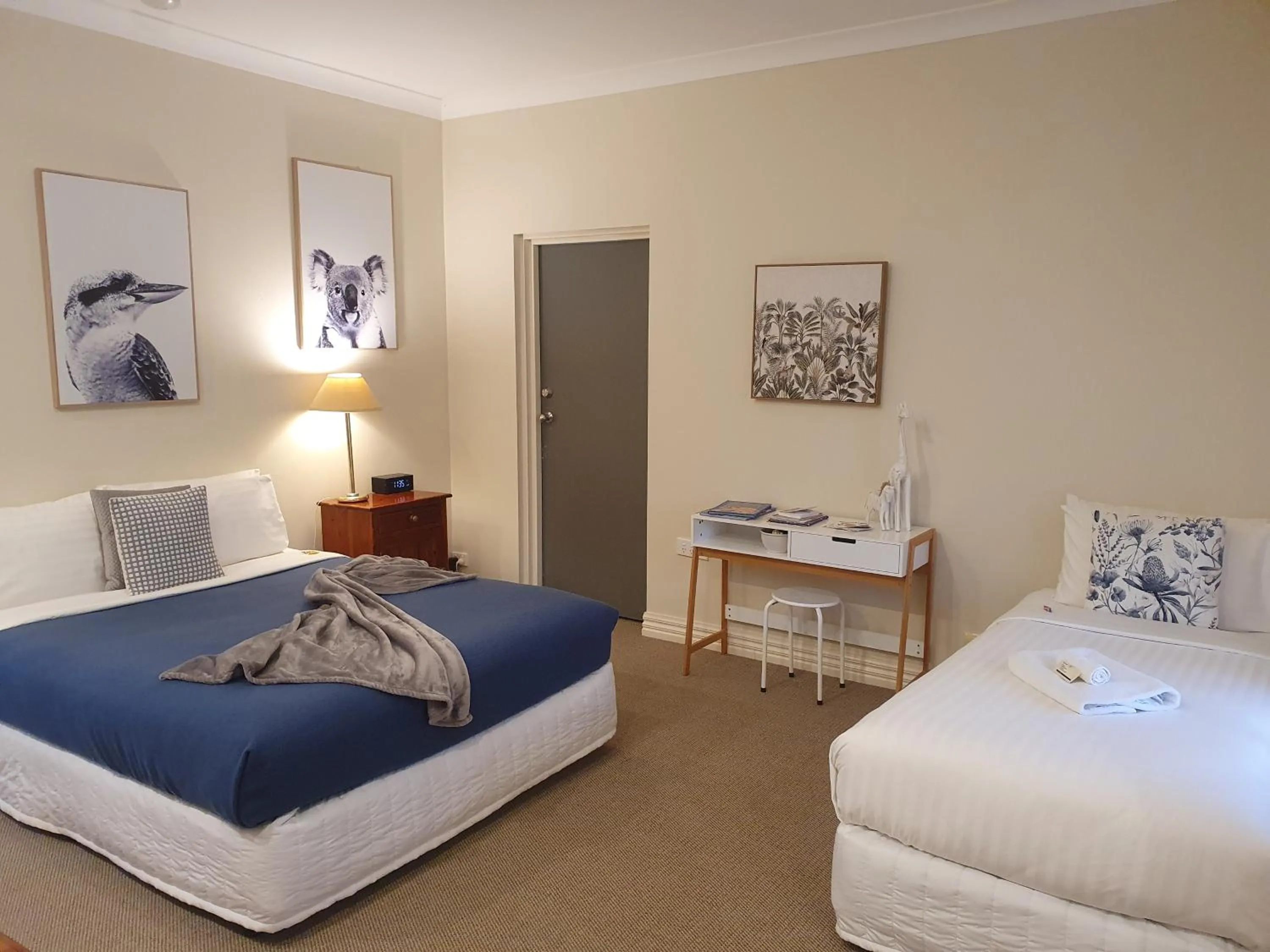 Bed in The Lancefield Lodge