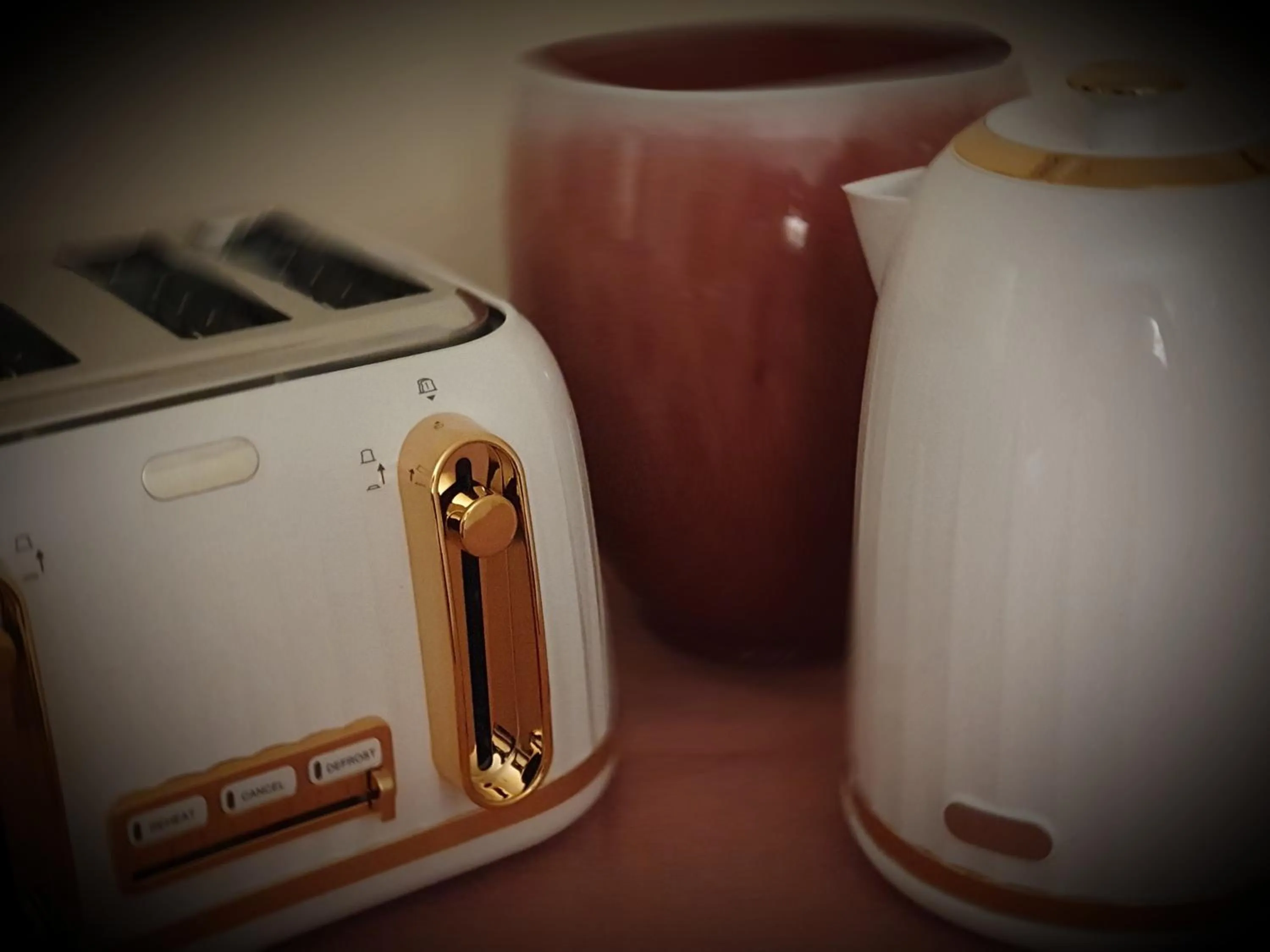 Coffee/tea facilities in The Lancefield Lodge