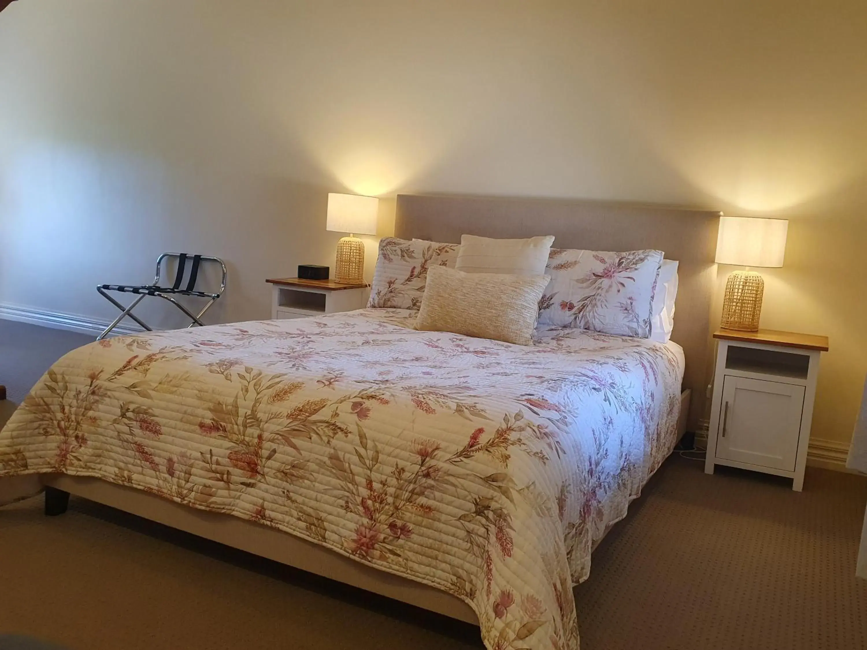 Queen Room in The Lancefield Lodge Queen Room in The Lancefield Lodge