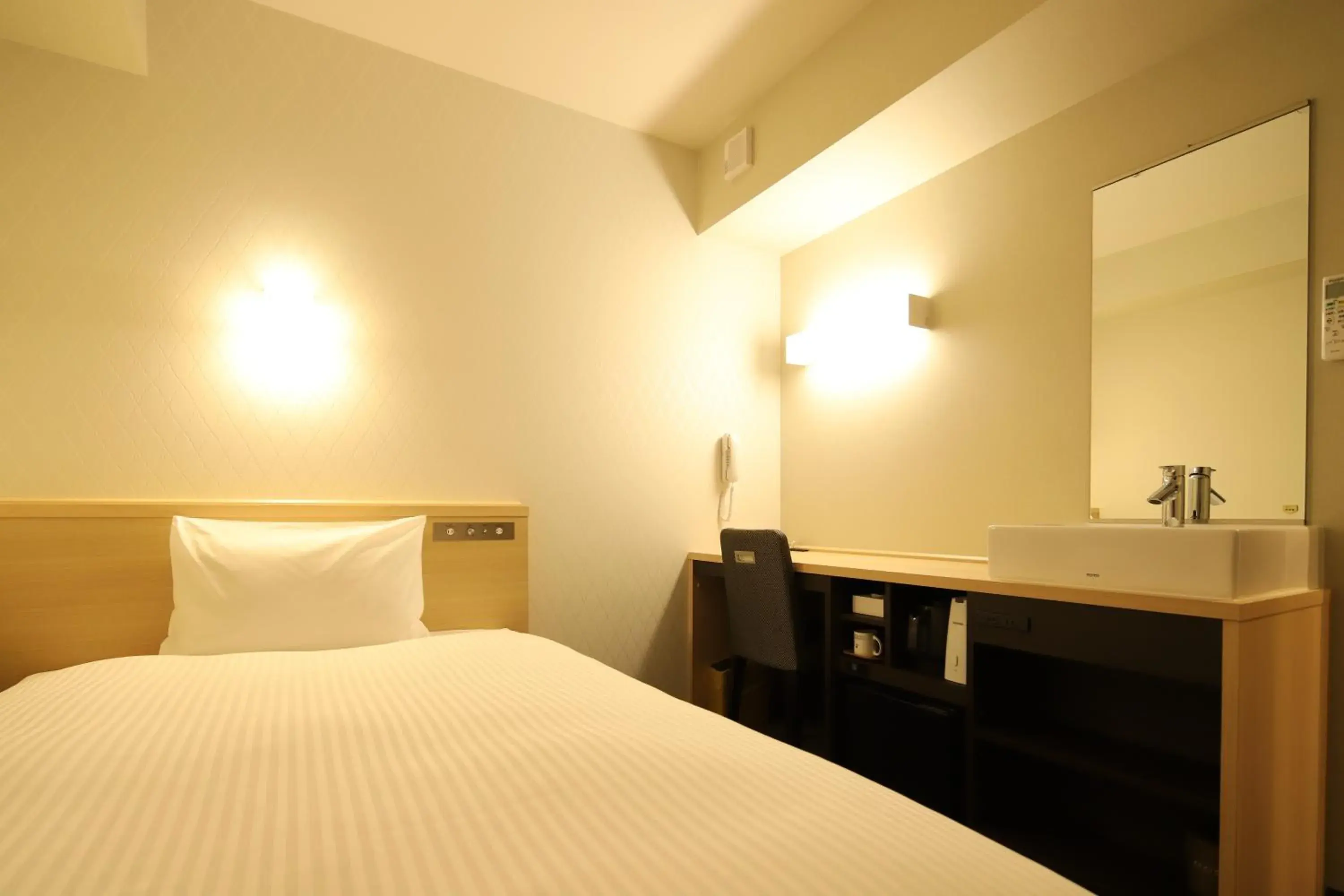 Bed in AB Hotel Osaka Sakaisuji Hommachi Bed in AB Hotel Osaka Sakaisuji Hommachi