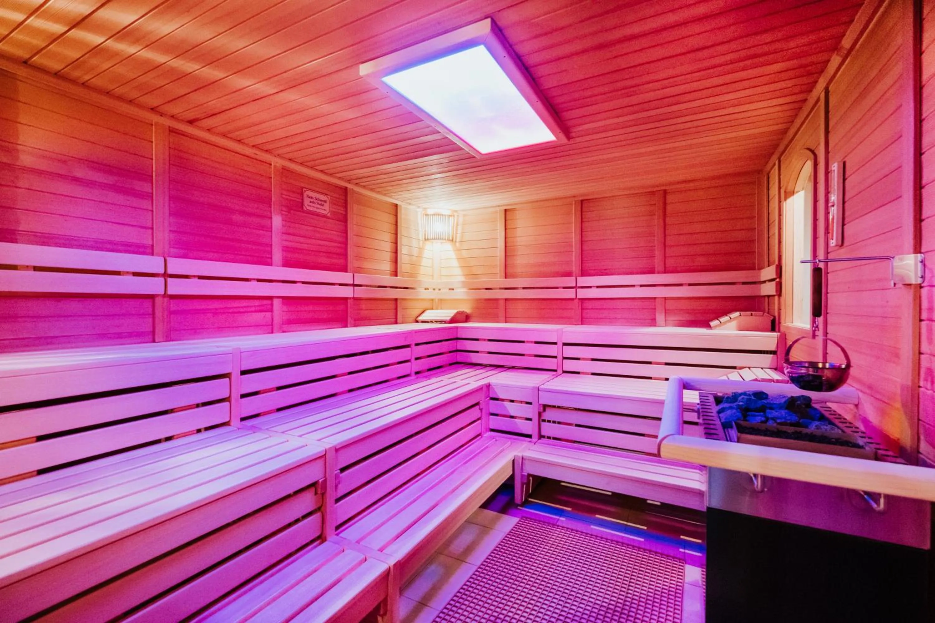 Property building in Hotel Restaurant Peterle