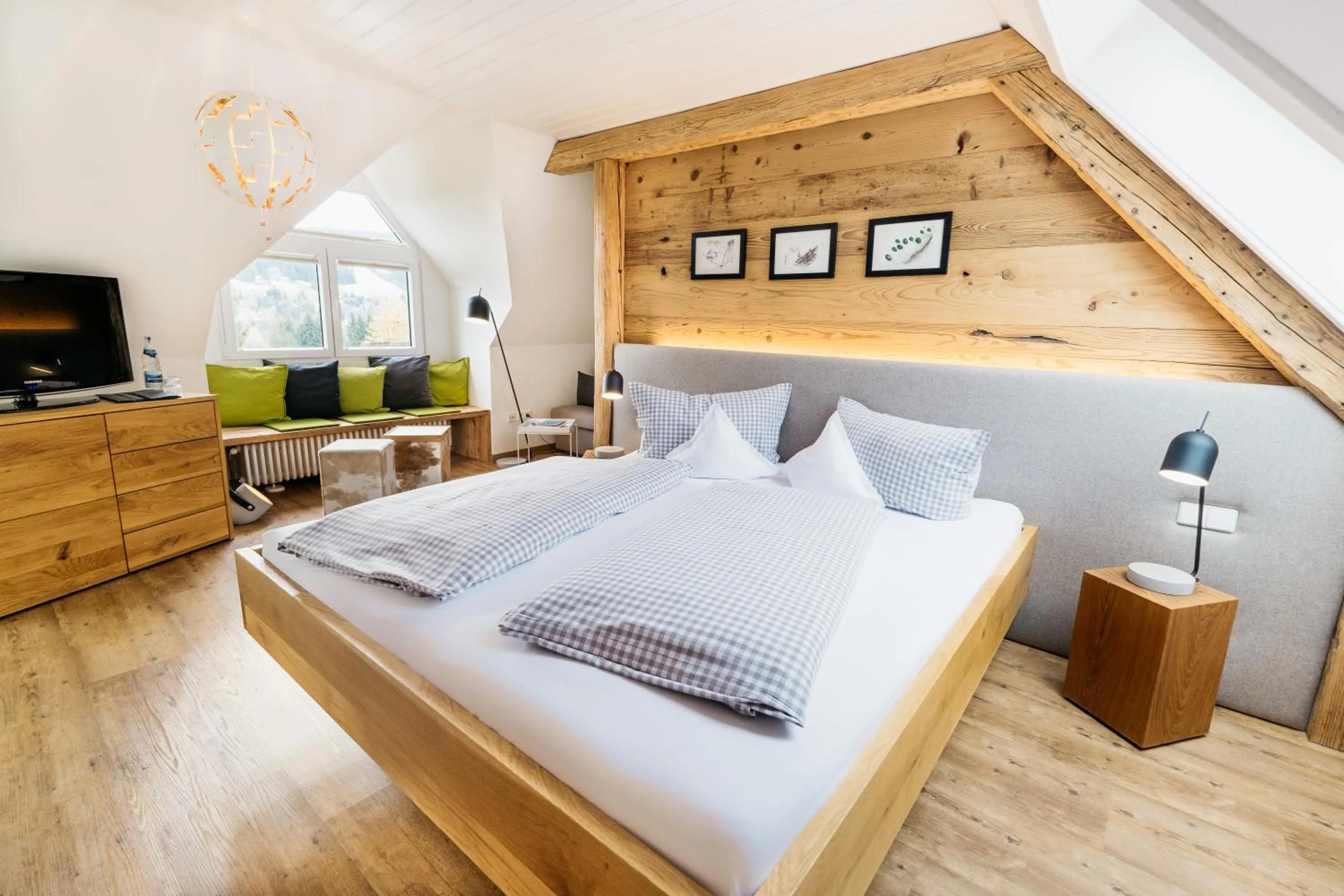 Photo of the whole room, Bed in Hotel Restaurant Peterle