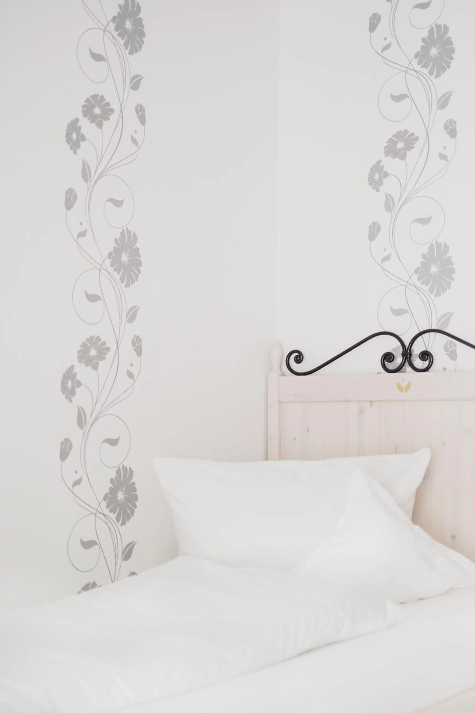 Decorative detail, Bed in Hotel Restaurant Peterle