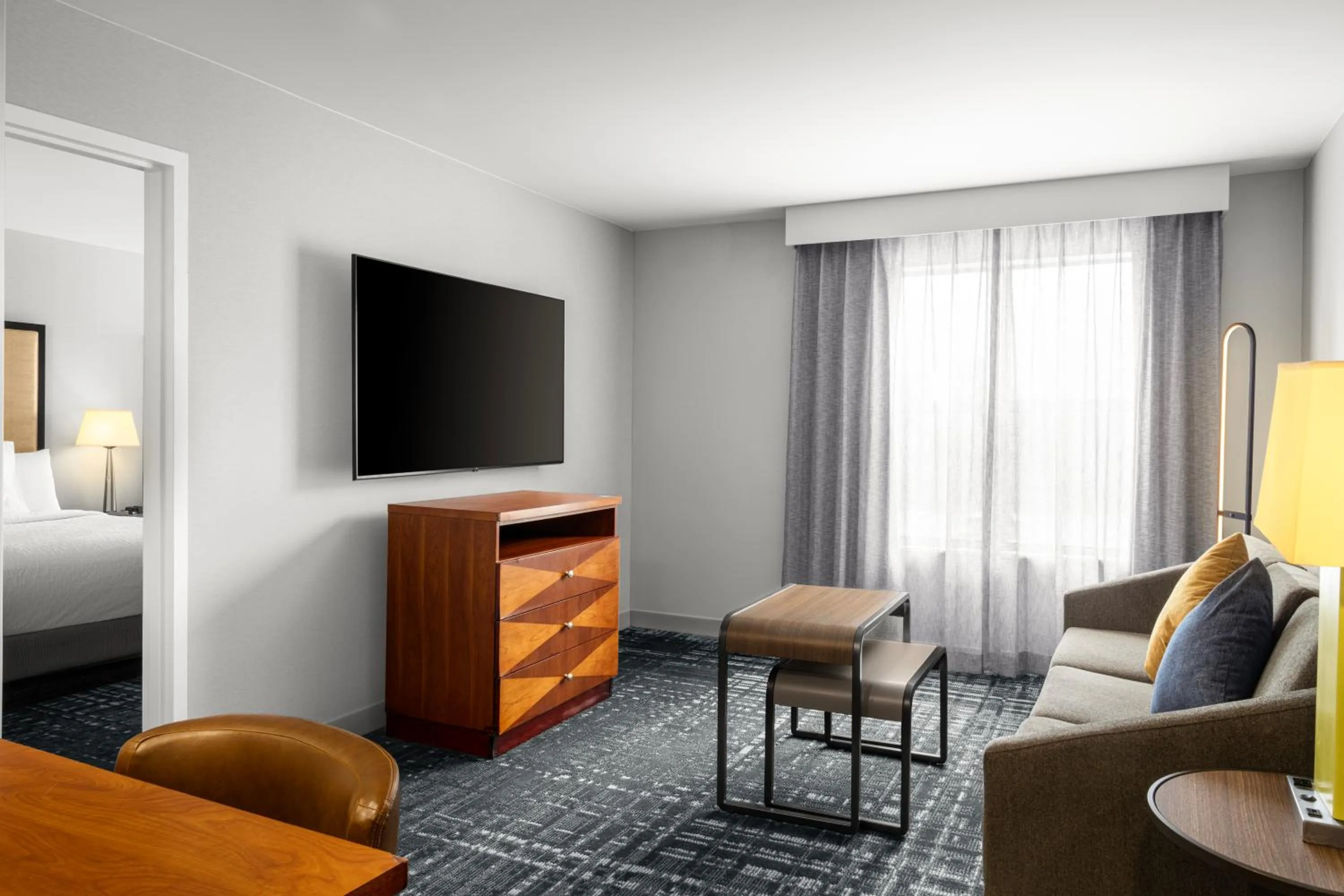 Living room, Bed in Homewood Suites by Hilton Dulles-North Loudoun