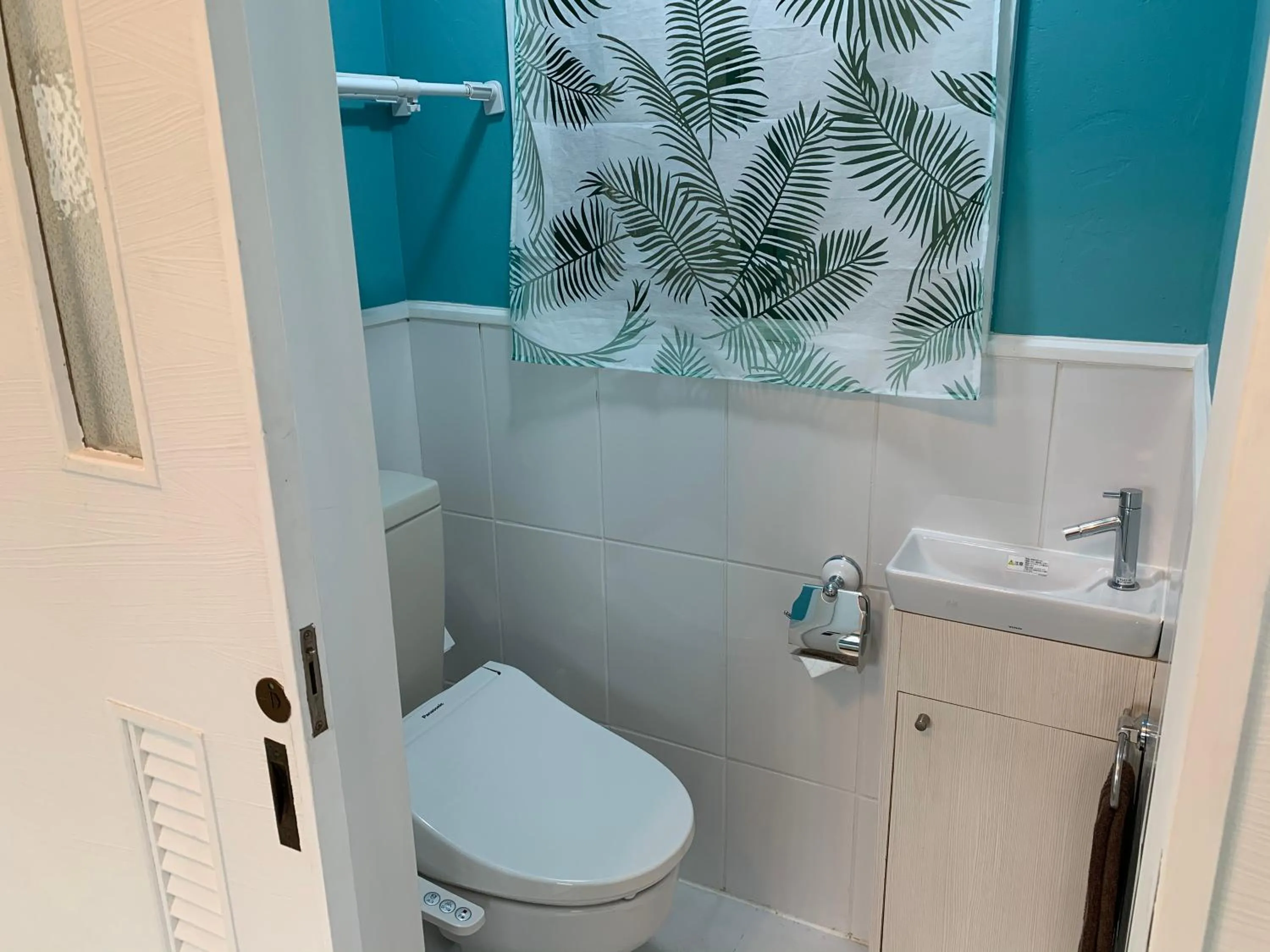 Toilet in Maximum of 21 people can be rented in one building 3 minutes walk to Tomari Port 10 minutes drive to the airport No parking lot 30 seconds walk from paid parking lot warayunso port city May