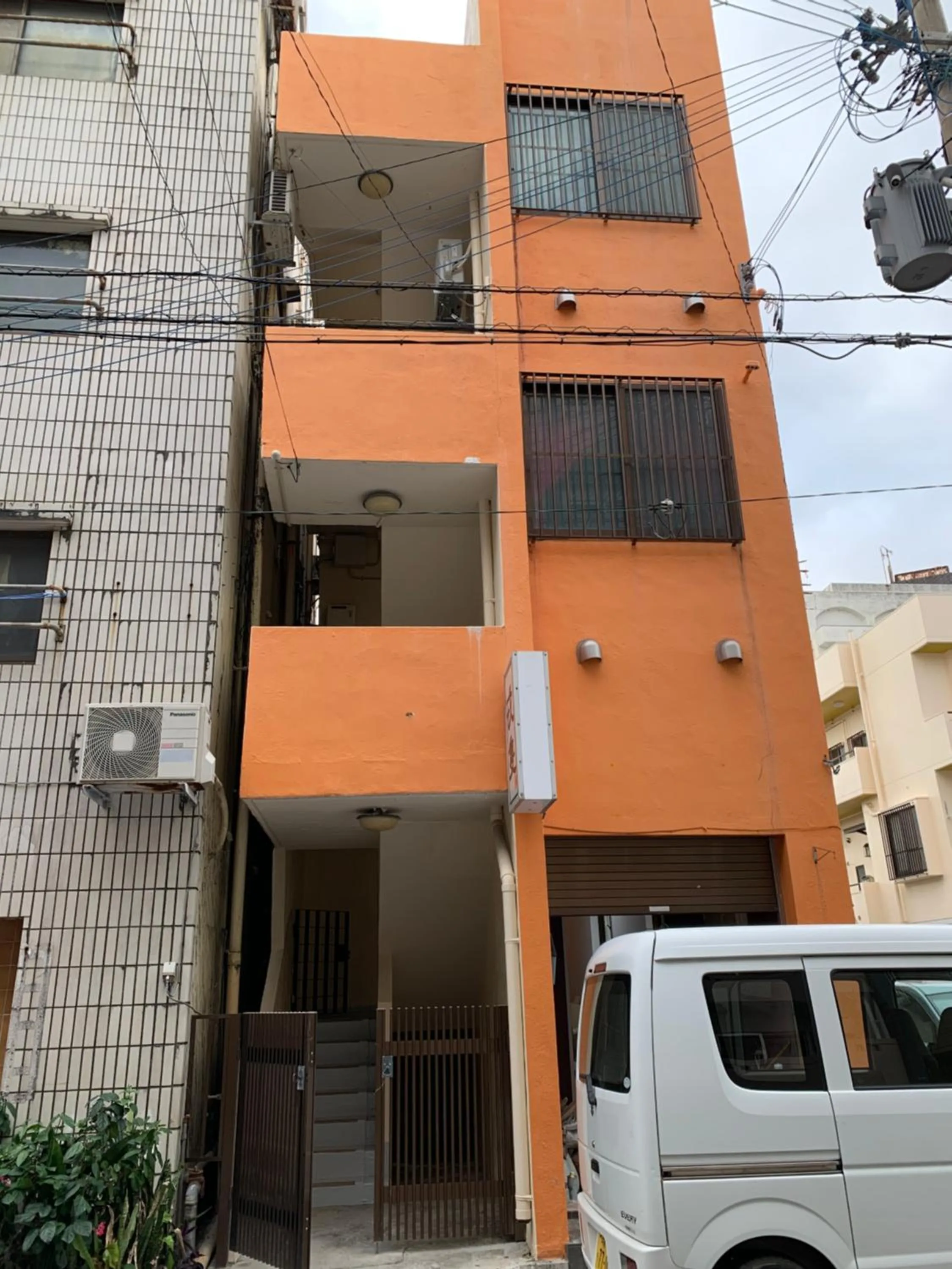 Property building in Maximum of 21 people can be rented in one building 3 minutes walk to Tomari Port 10 minutes drive to the airport No parking lot 30 seconds walk from paid parking lot warayunso port city May