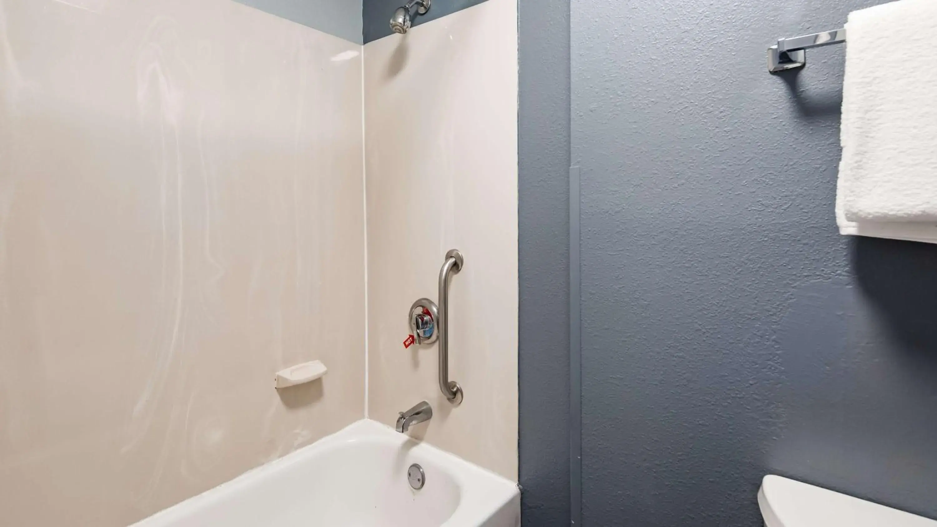 Double Room with Two Double Beds in SureStay Plus Hotel by Best Western Durham Medical Center Double Room with Two Double Beds in SureStay Plus Hotel by Best Western Durham Medical Center