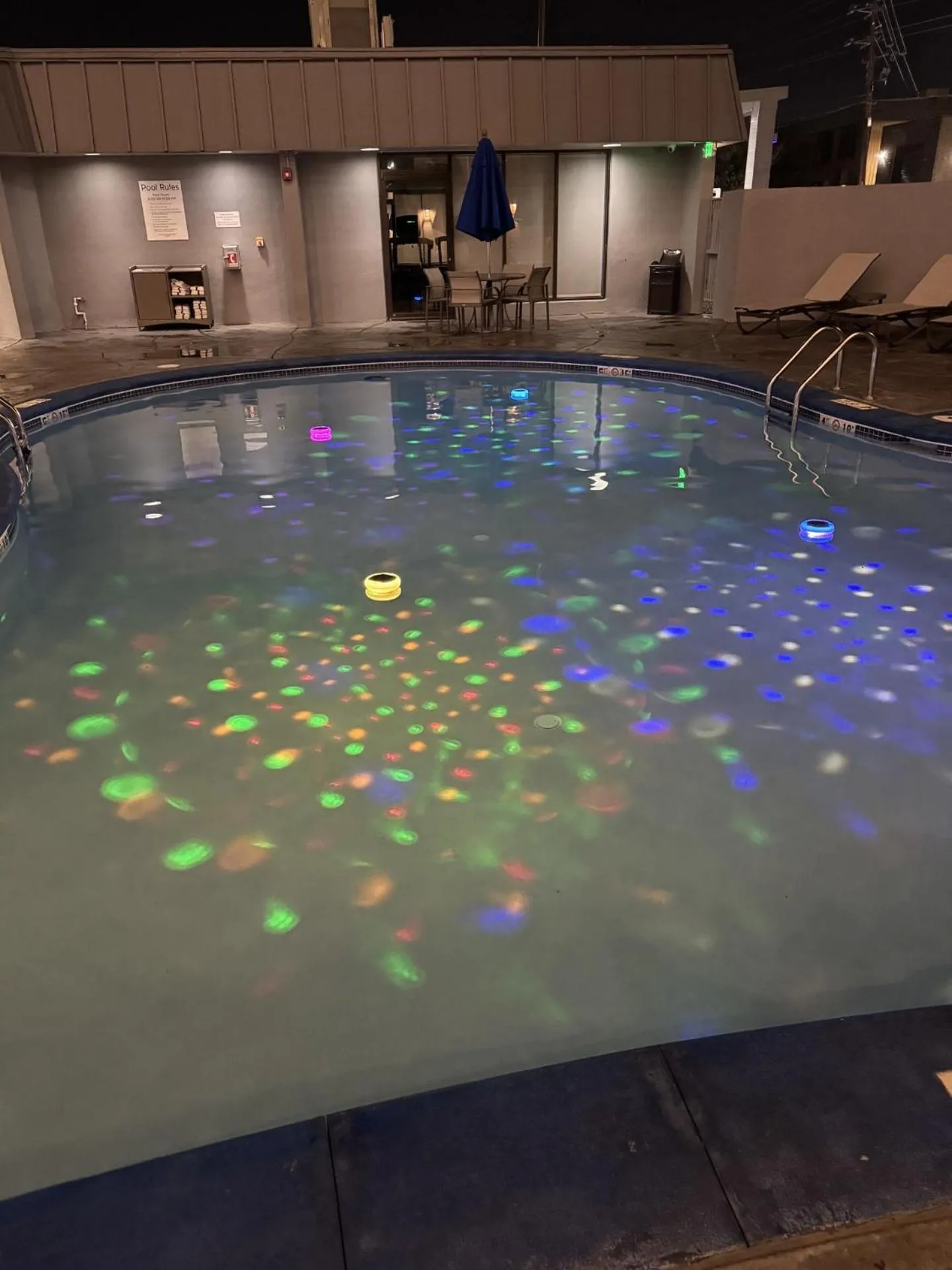 Swimming pool in Holiday Inn Express Denver Central - North