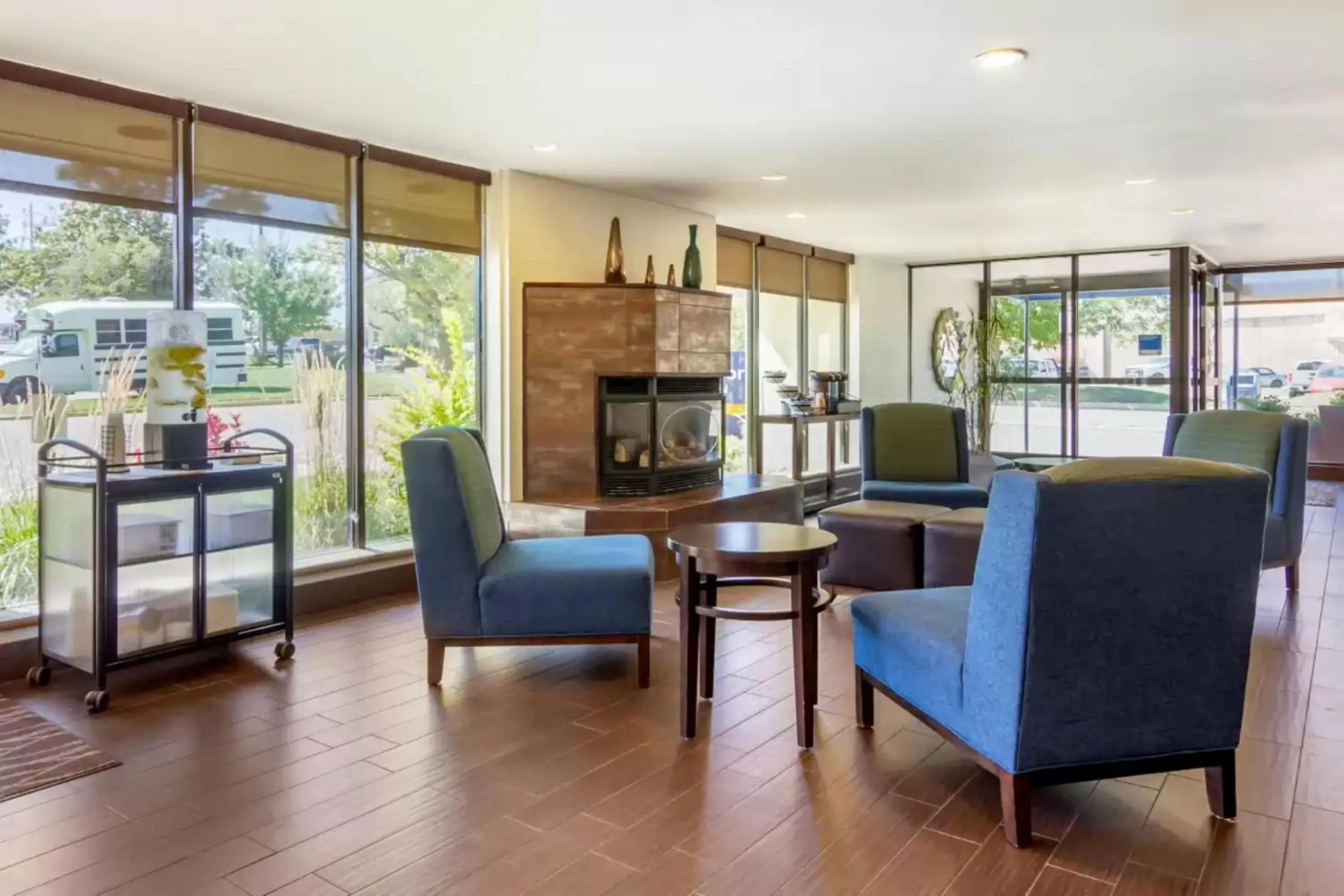 Property building in Holiday Inn Express Denver Central - North