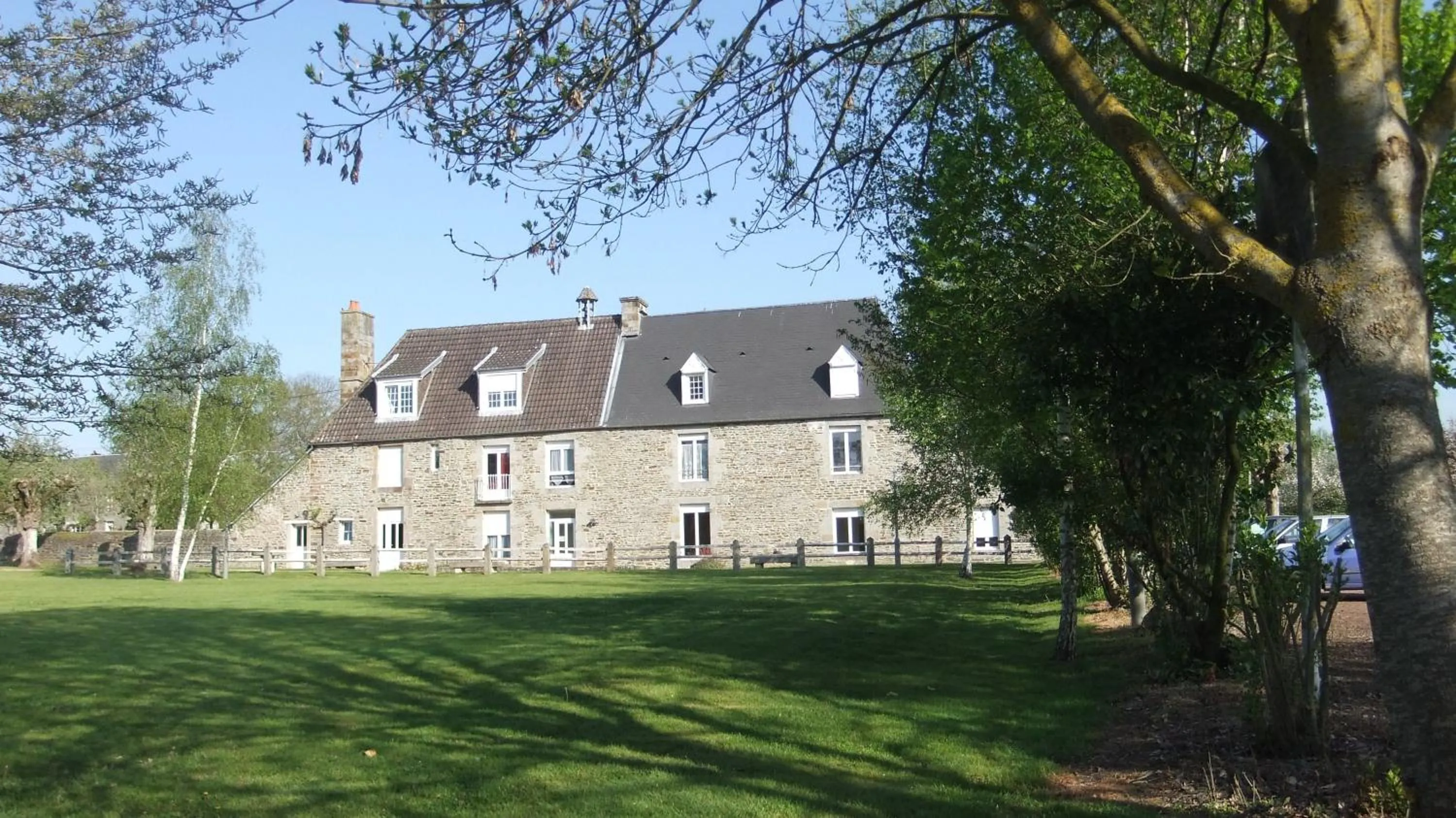 Facade/entrance in Gîtes de L'Aumondière