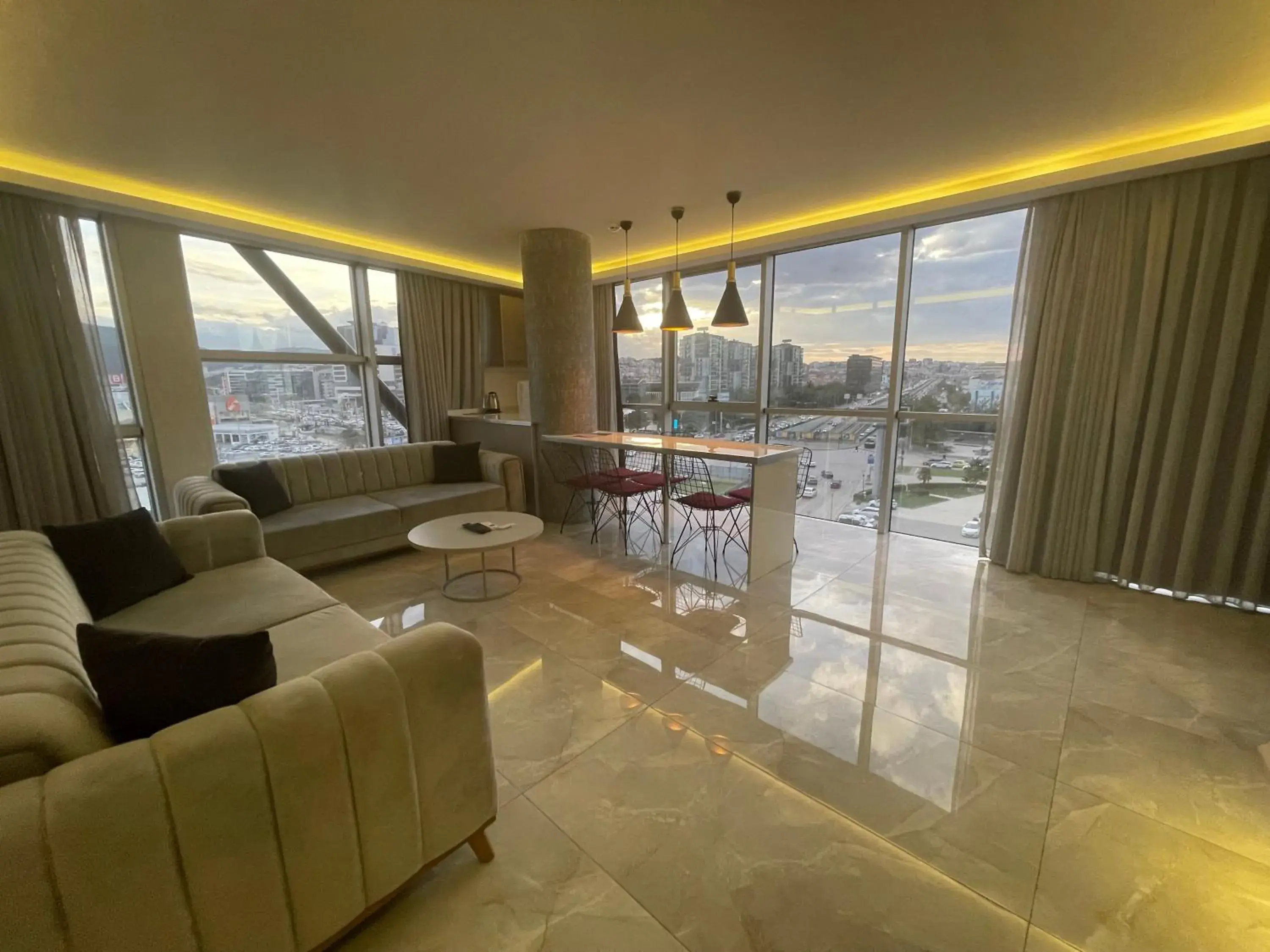 Three-Bedroom Apartment in Le Luxe Suites Hotel Three-Bedroom Apartment in Le Luxe Suites Hotel