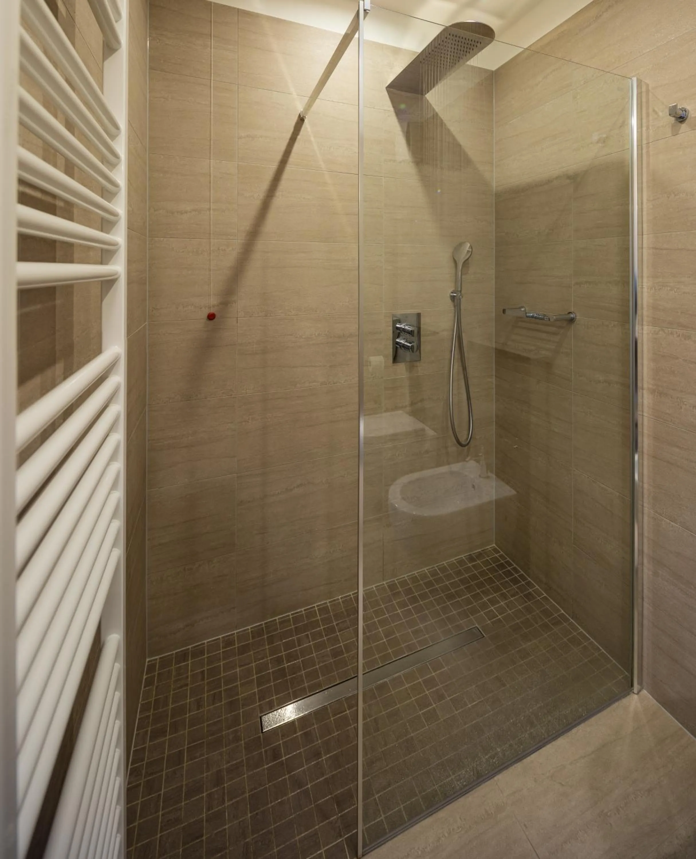 Shower in Albergo Caffe Centrale