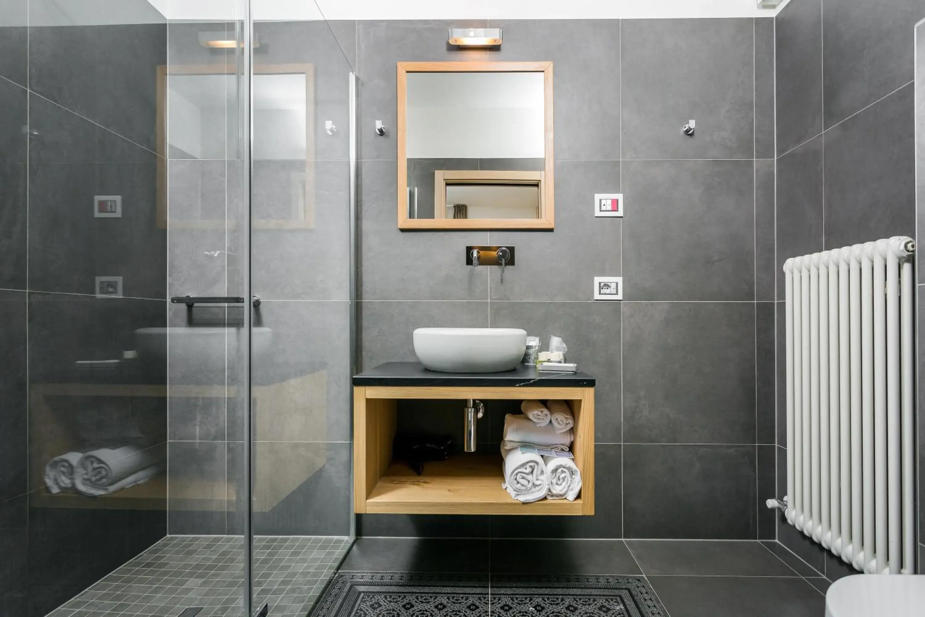 Superior Quintuple Room in Albergo Caffe Centrale Superior Quintuple Room in Albergo Caffe Centrale