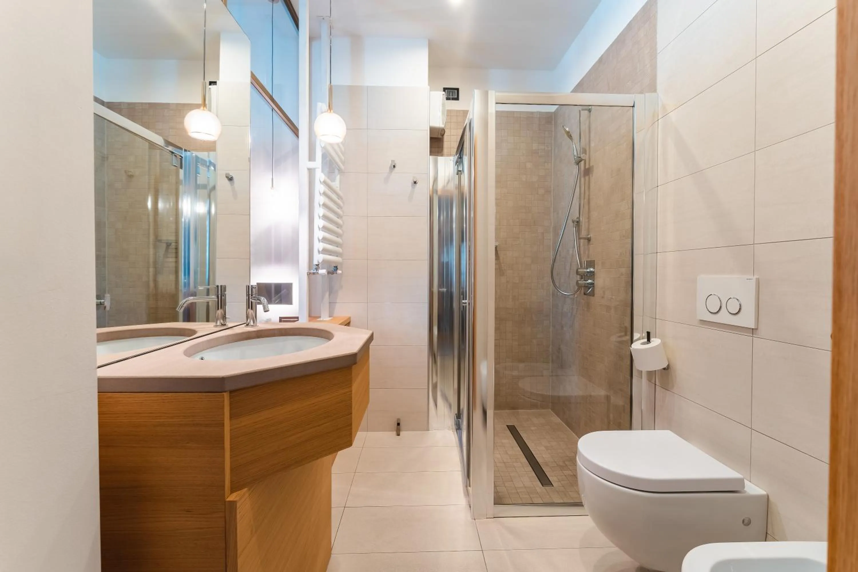 Toilet in Albergo Caffe Centrale