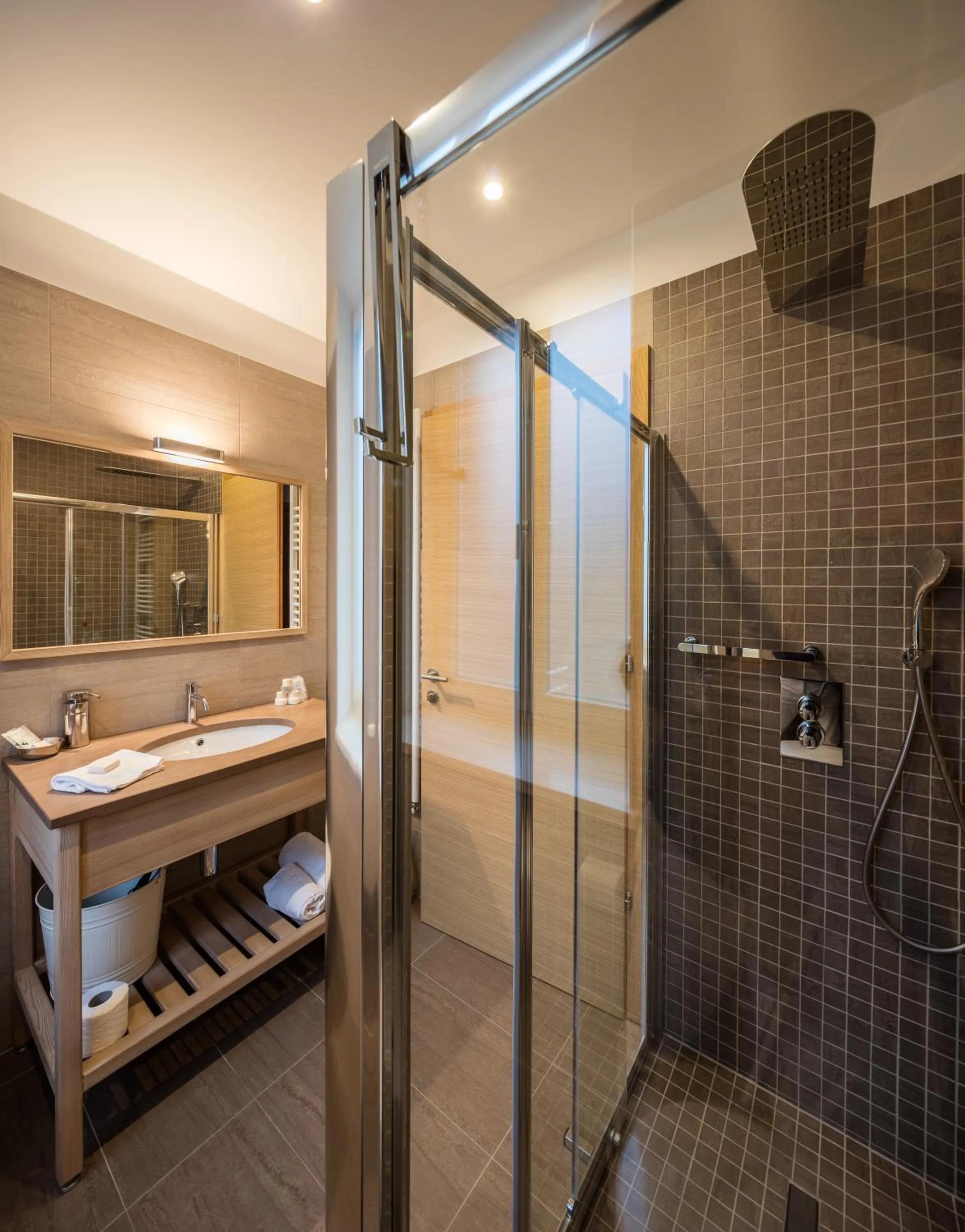 Shower in Albergo Caffe Centrale