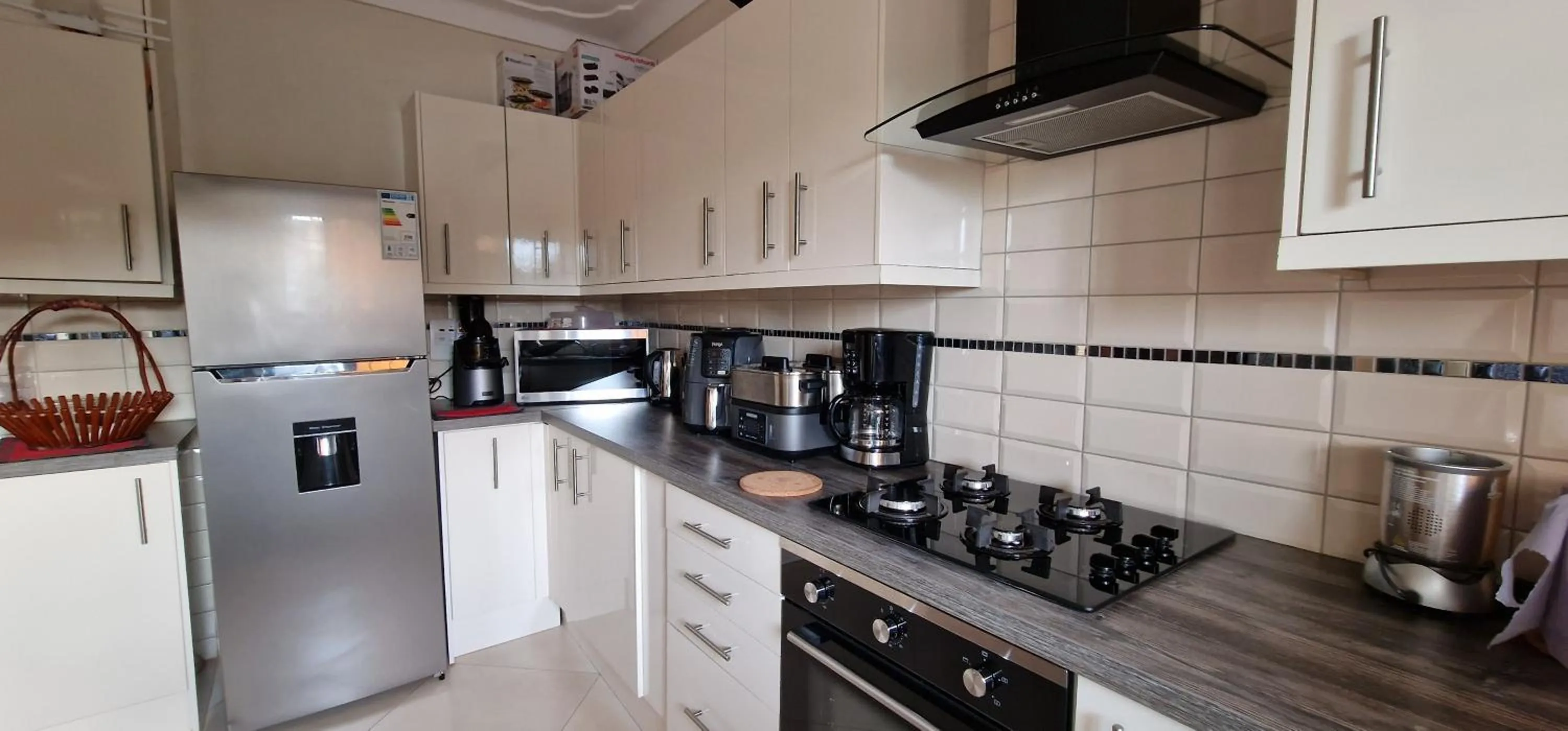 Coffee/tea facilities in Eric Wilkins Apartments