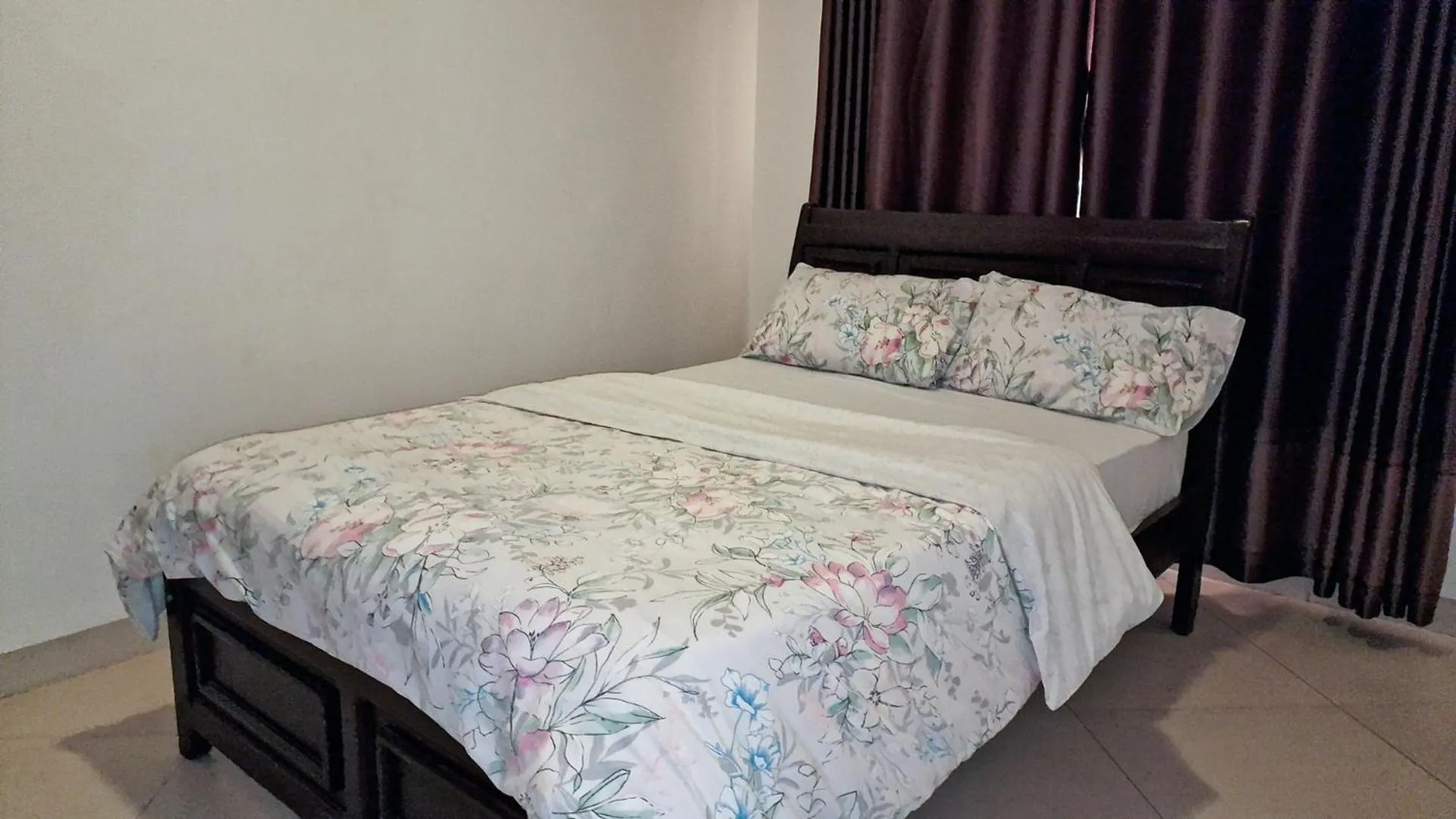 Bedroom, Bed in Eric Wilkins Apartments