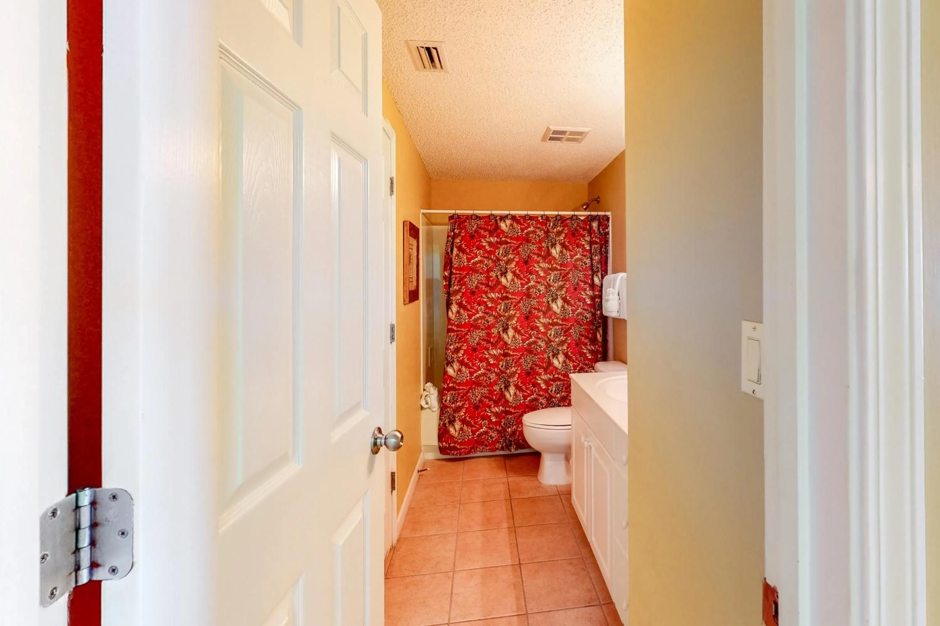 Bed in Windemere Condominiums