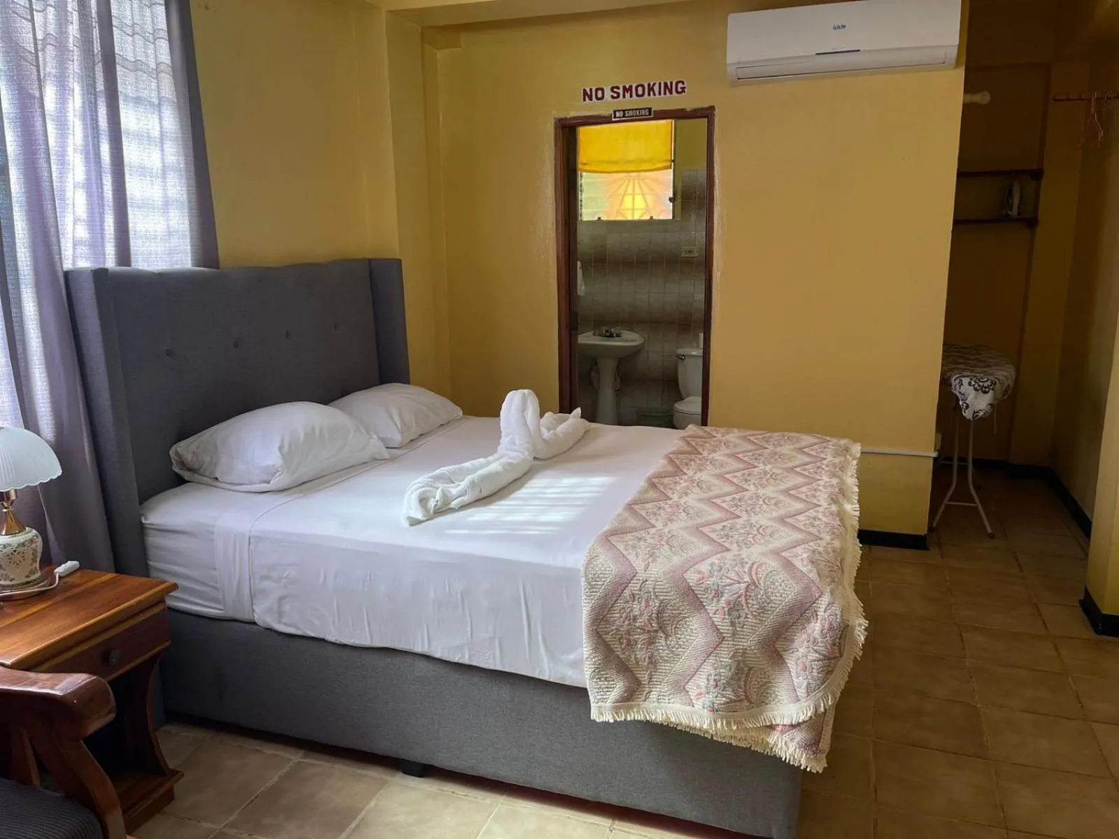 Chaleanor Hotel