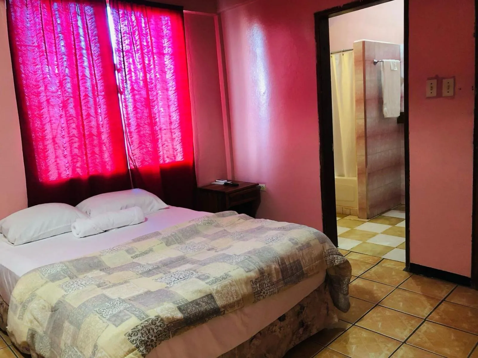 Chaleanor Hotel