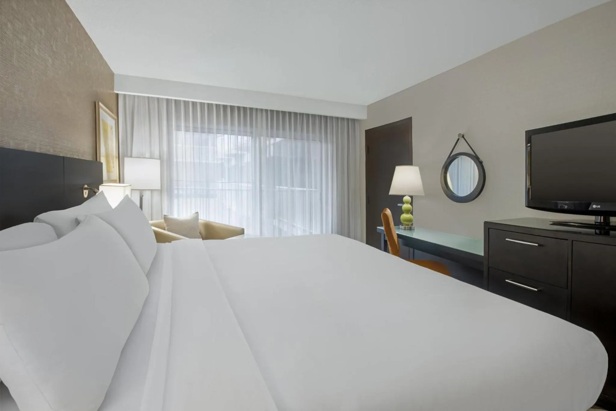 Photo of the whole room, Bed in Crowne Plaza Kitchener-Waterloo by IHG