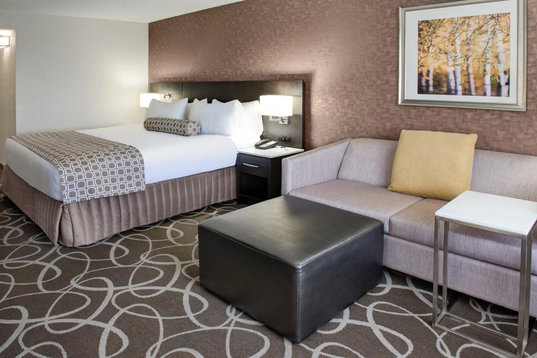 Photo of the whole room, Bed in Crowne Plaza Kitchener-Waterloo by IHG