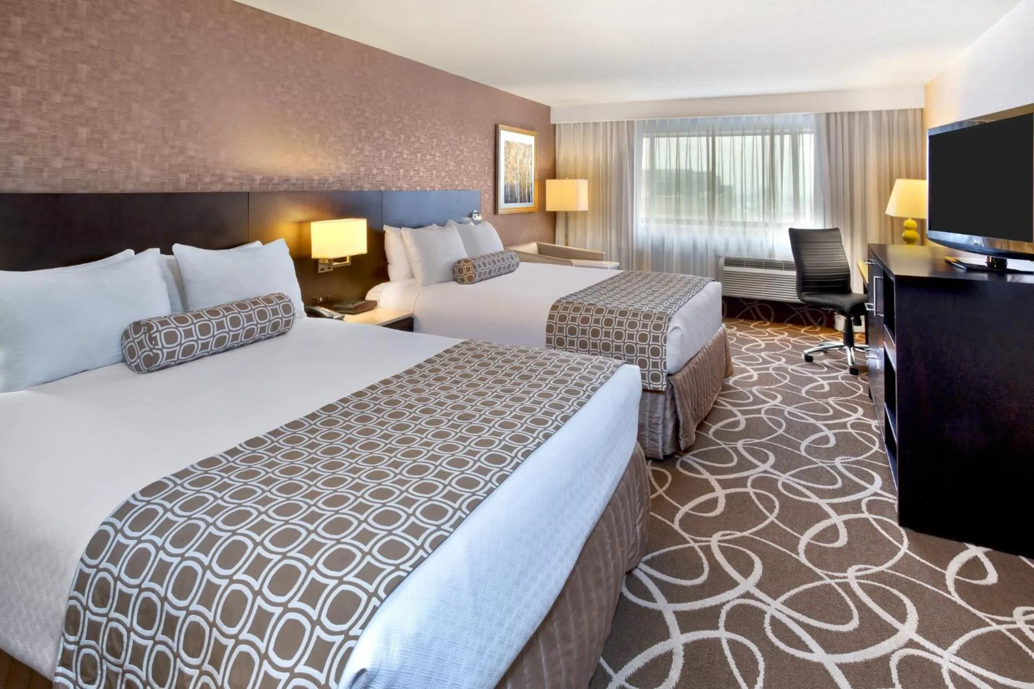 Photo of the whole room, Bed in Crowne Plaza Kitchener-Waterloo by IHG