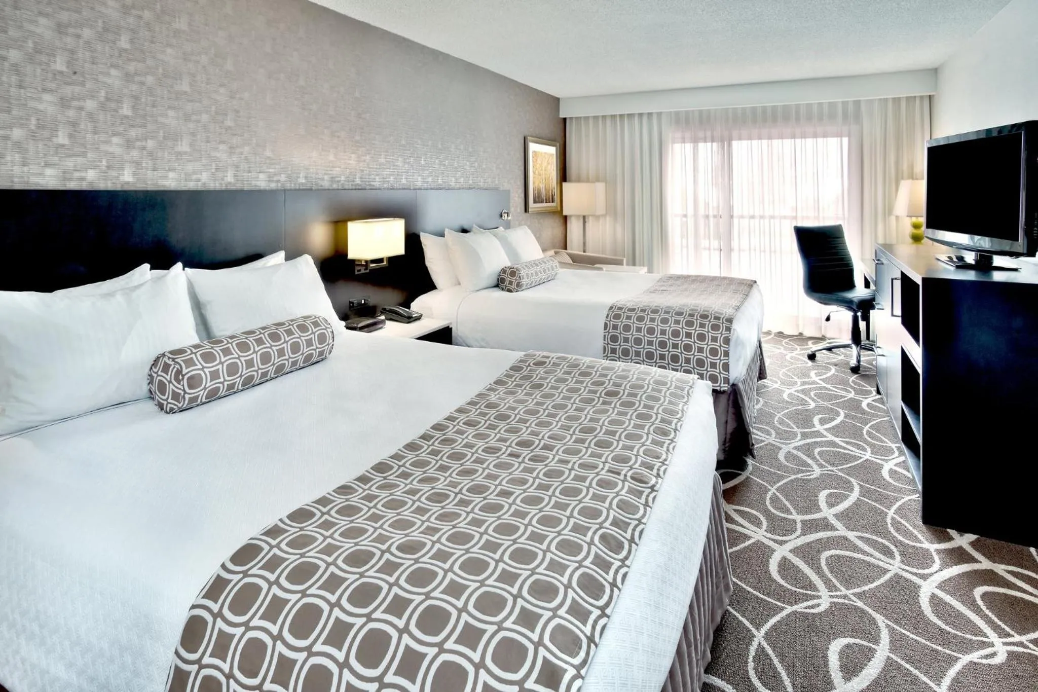 Photo of the whole room, Bed in Crowne Plaza Kitchener-Waterloo by IHG