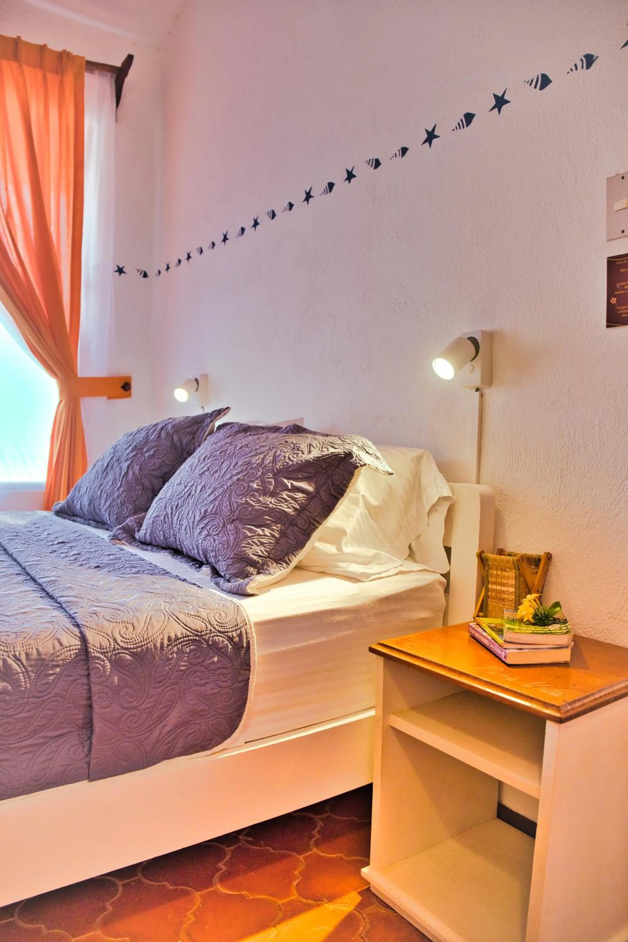 Bed in Samara Pacific Lodge