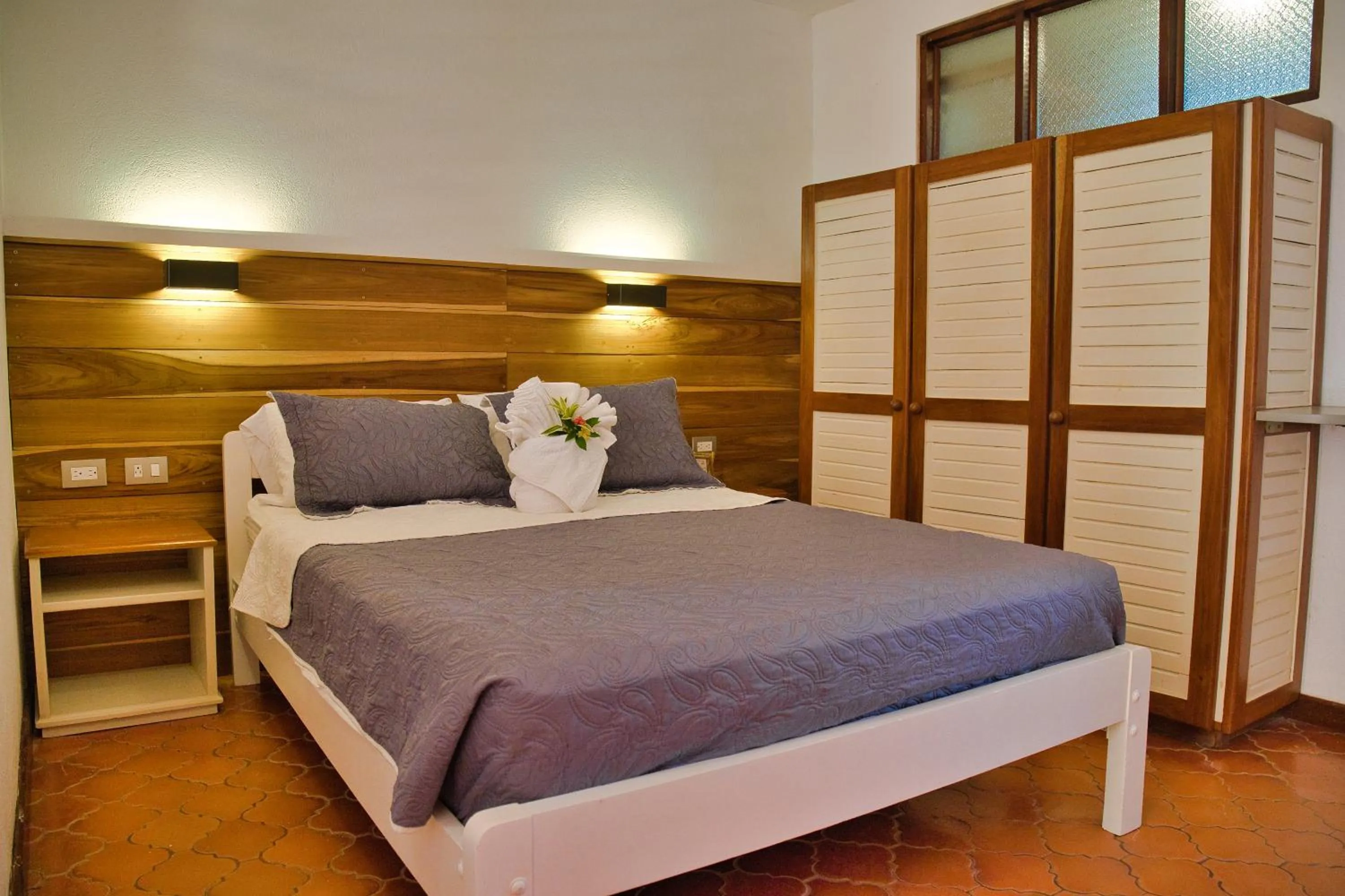 Bed in Samara Pacific Lodge