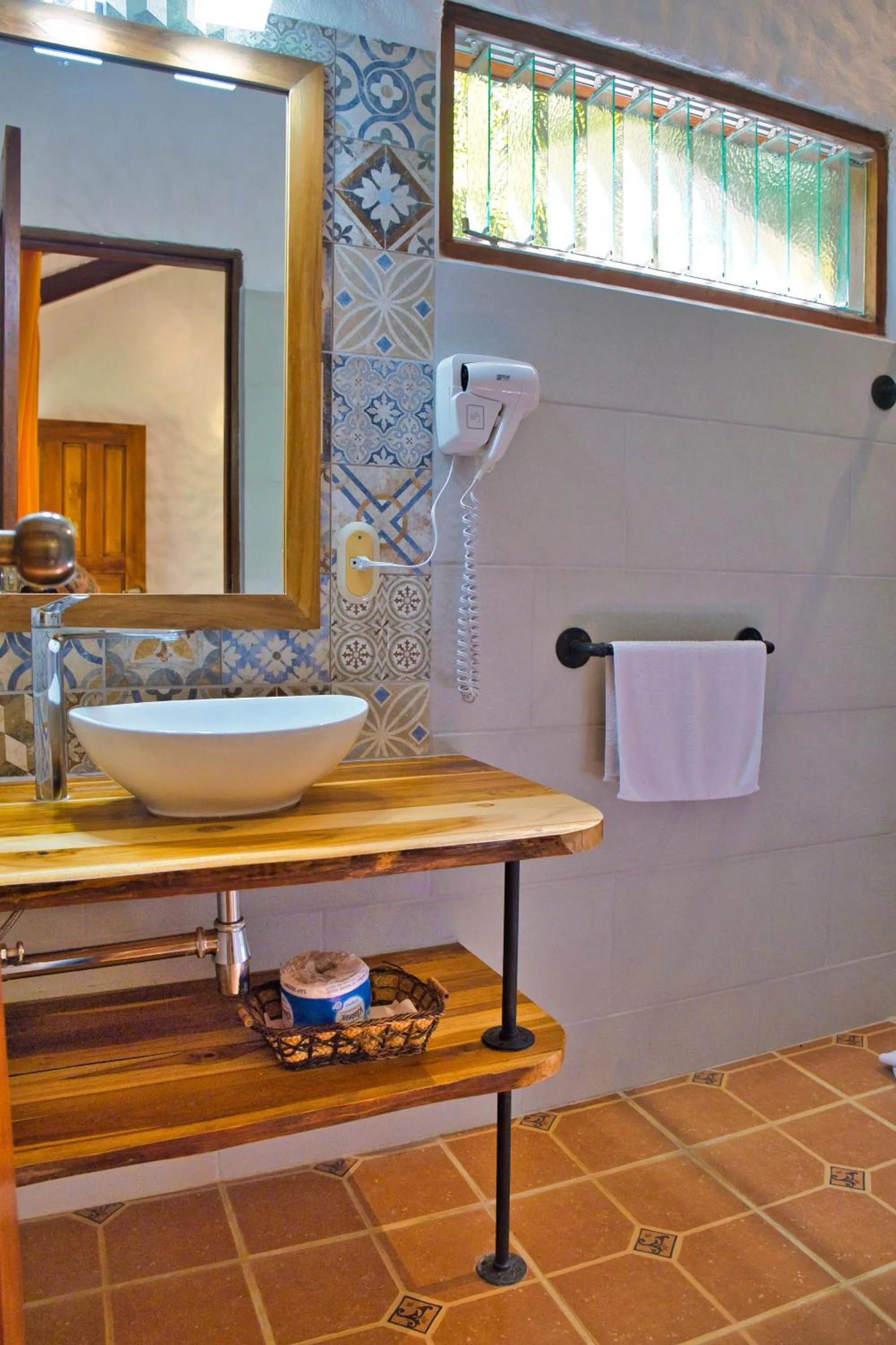 Bathroom in Samara Pacific Lodge