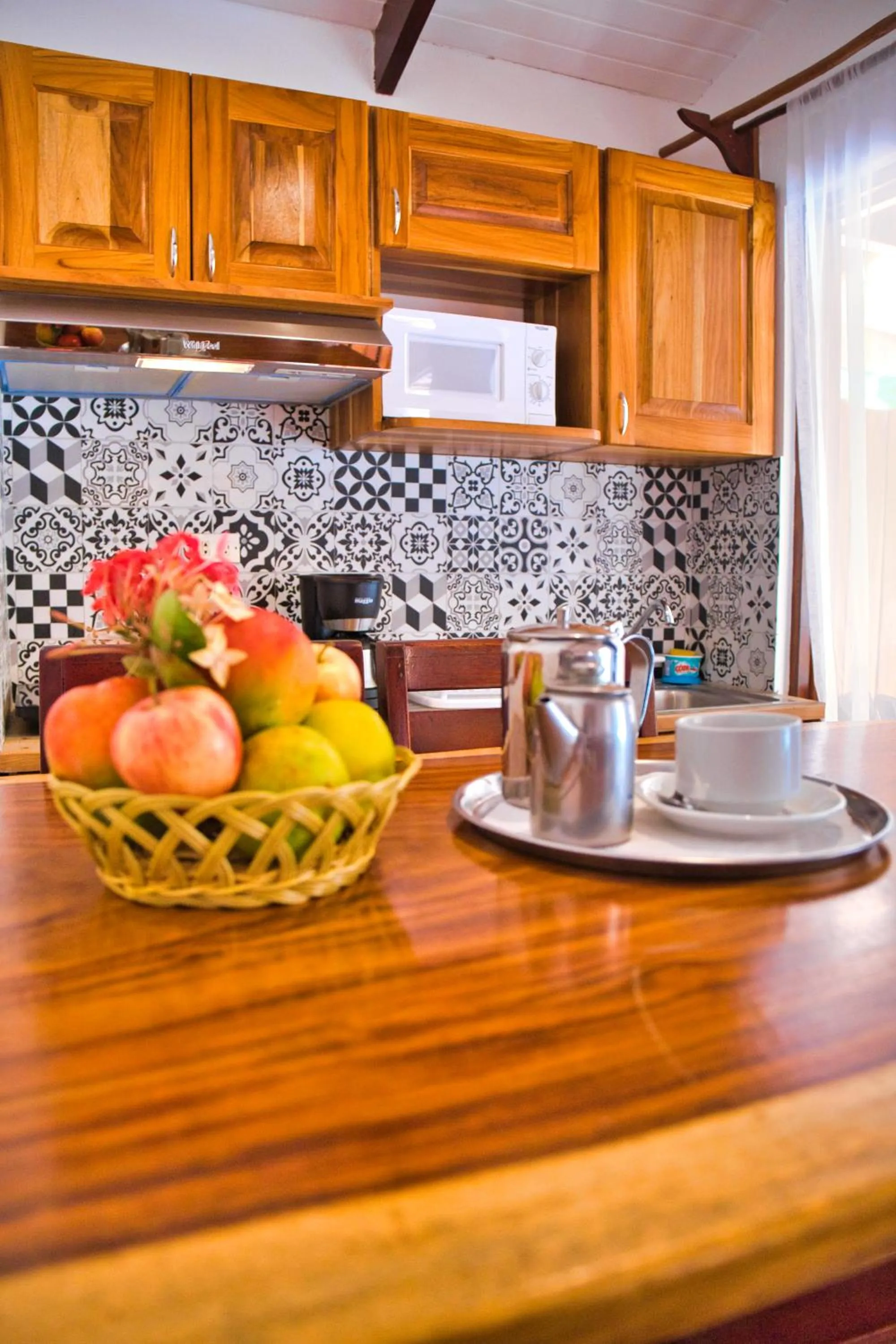 Kitchen or kitchenette in Samara Pacific Lodge