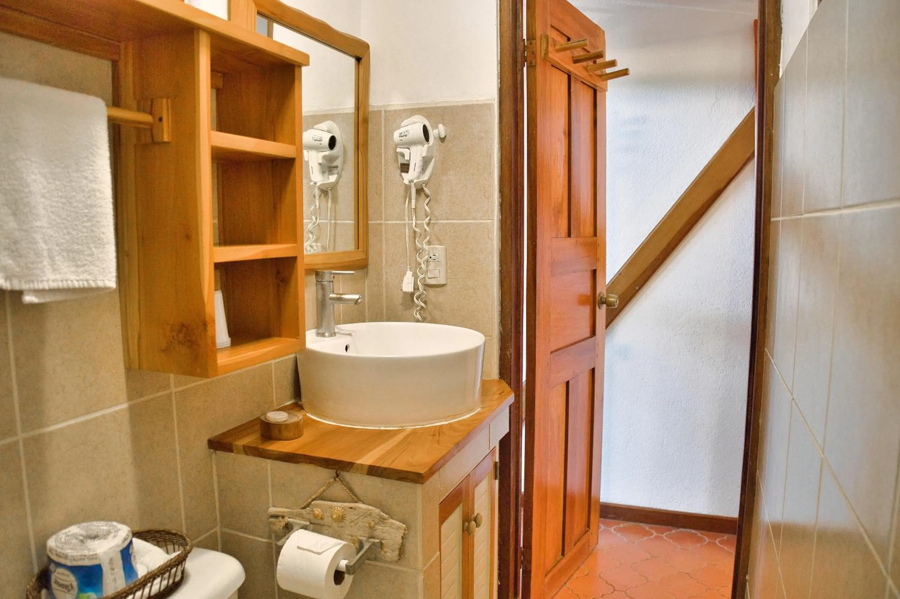 Toilet in Samara Pacific Lodge