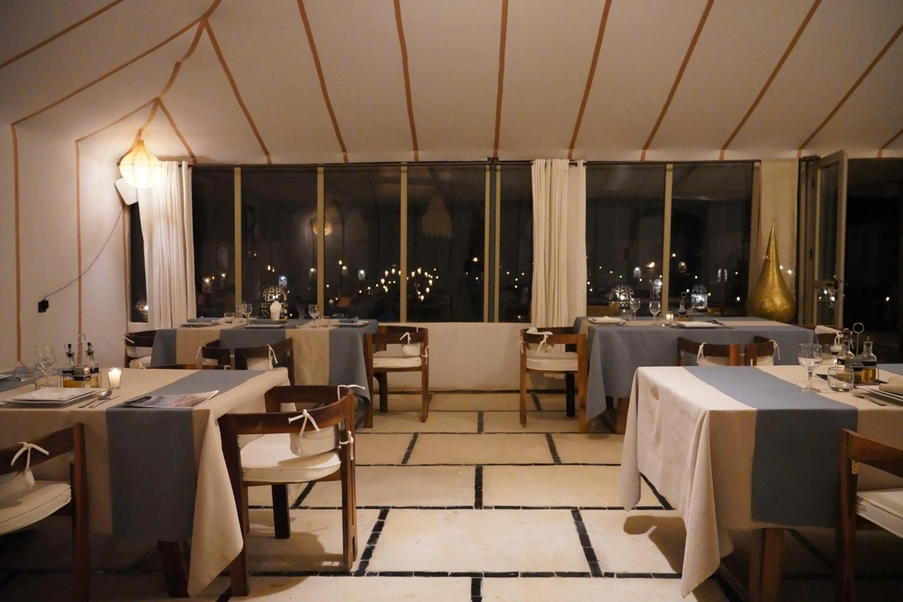 Restaurant/places to eat in Luxury berber style