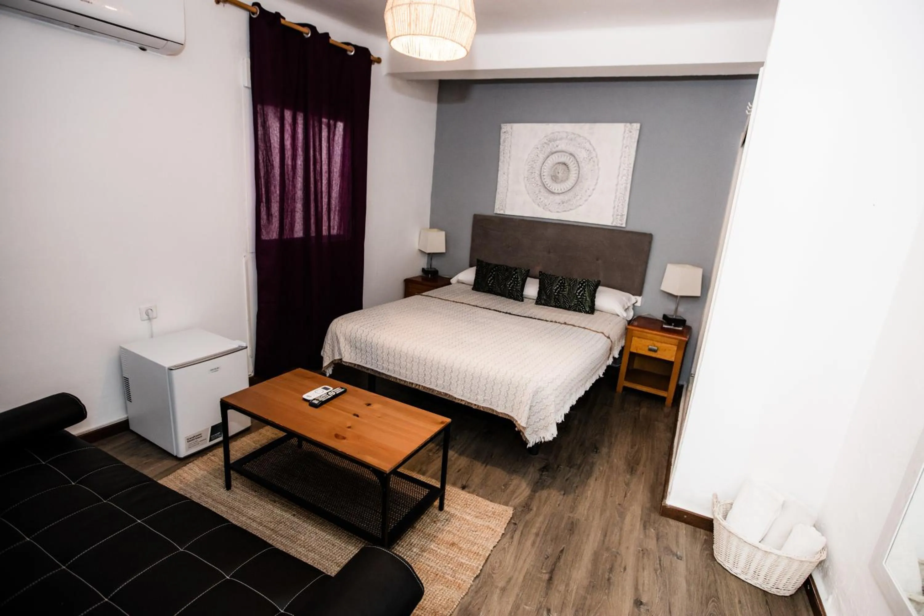 Photo of the whole room, Bed in Hostal The Monkey Room