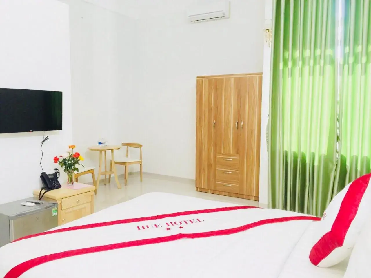 Bedroom, Bed in Hue Classic Hotel Bedroom, Bed in Hue Classic Hotel