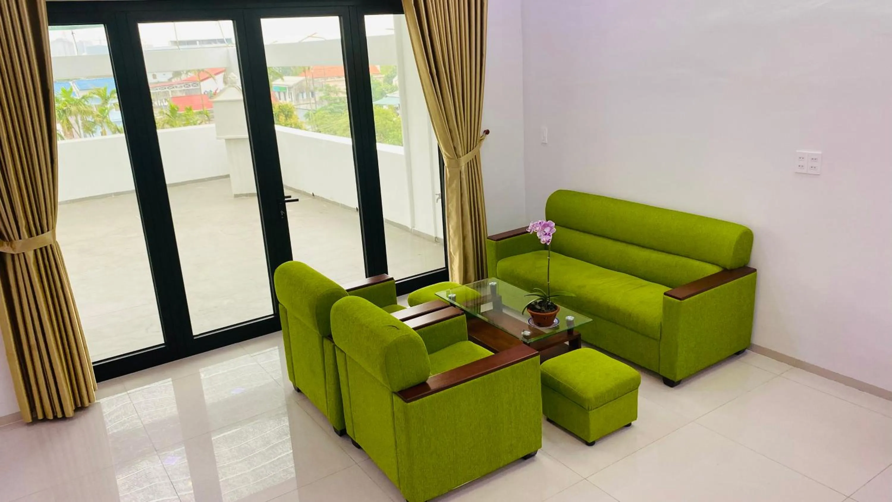 Living room in Hue Classic Hotel