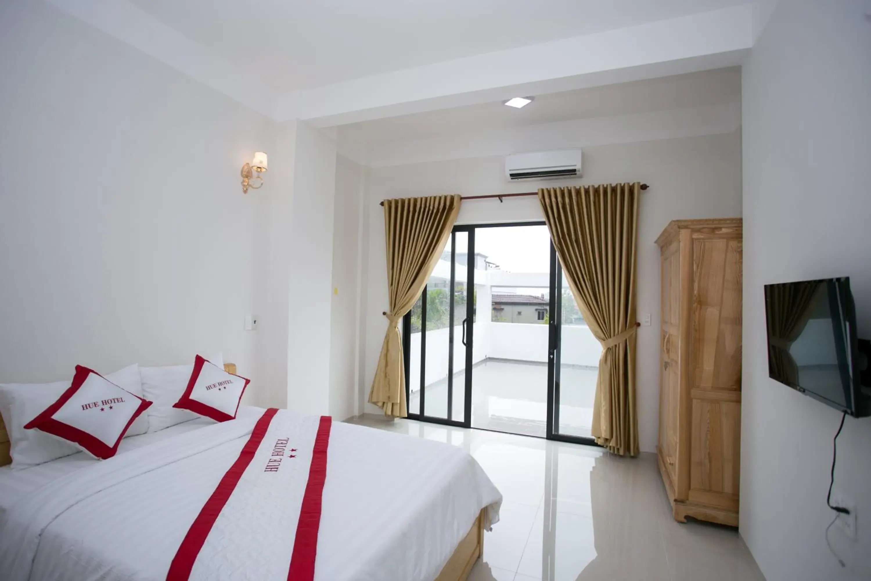 Bed in Hue Classic Hotel Bed in Hue Classic Hotel