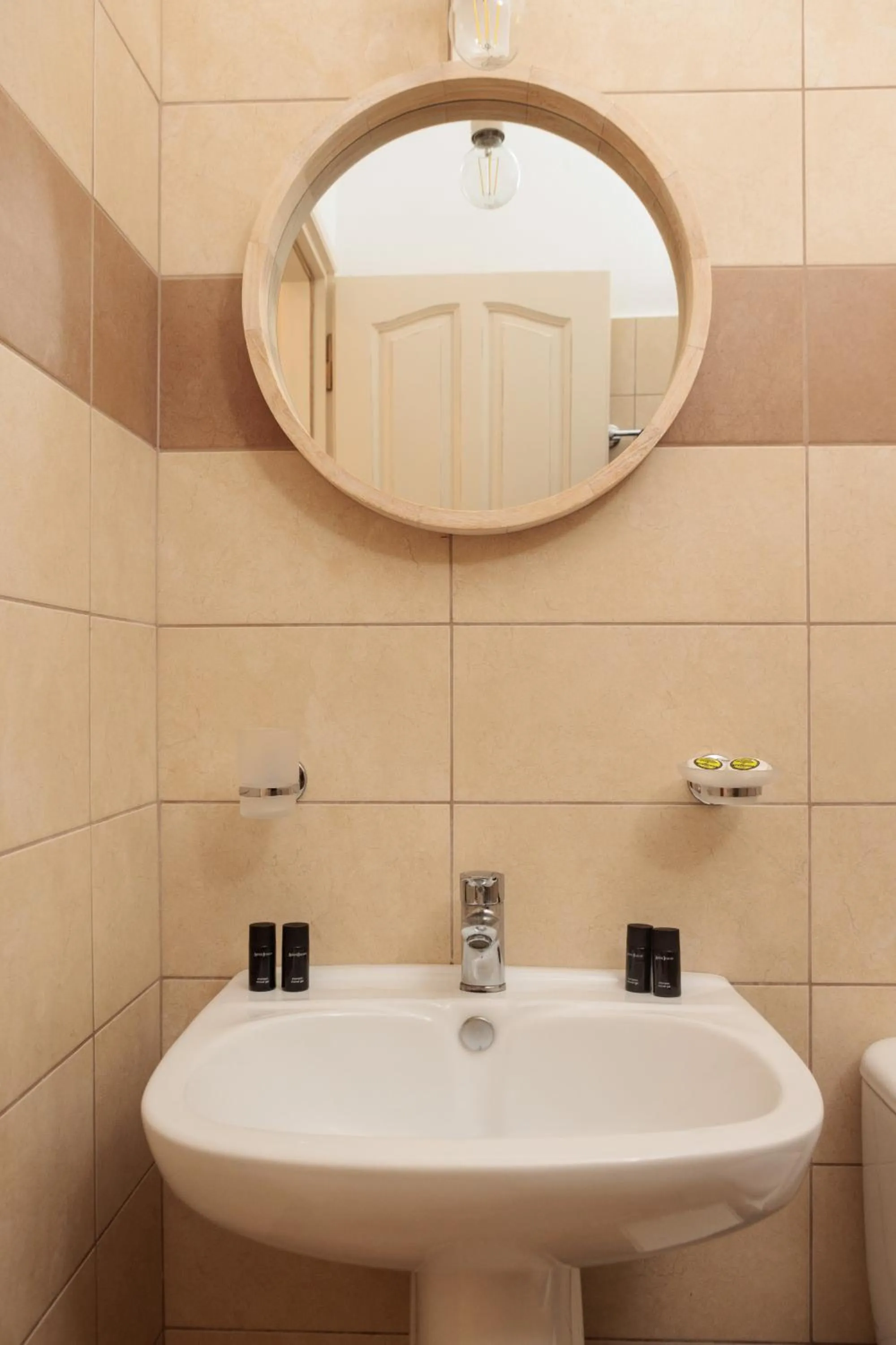 Bathroom in Maria's Rooms & Studios