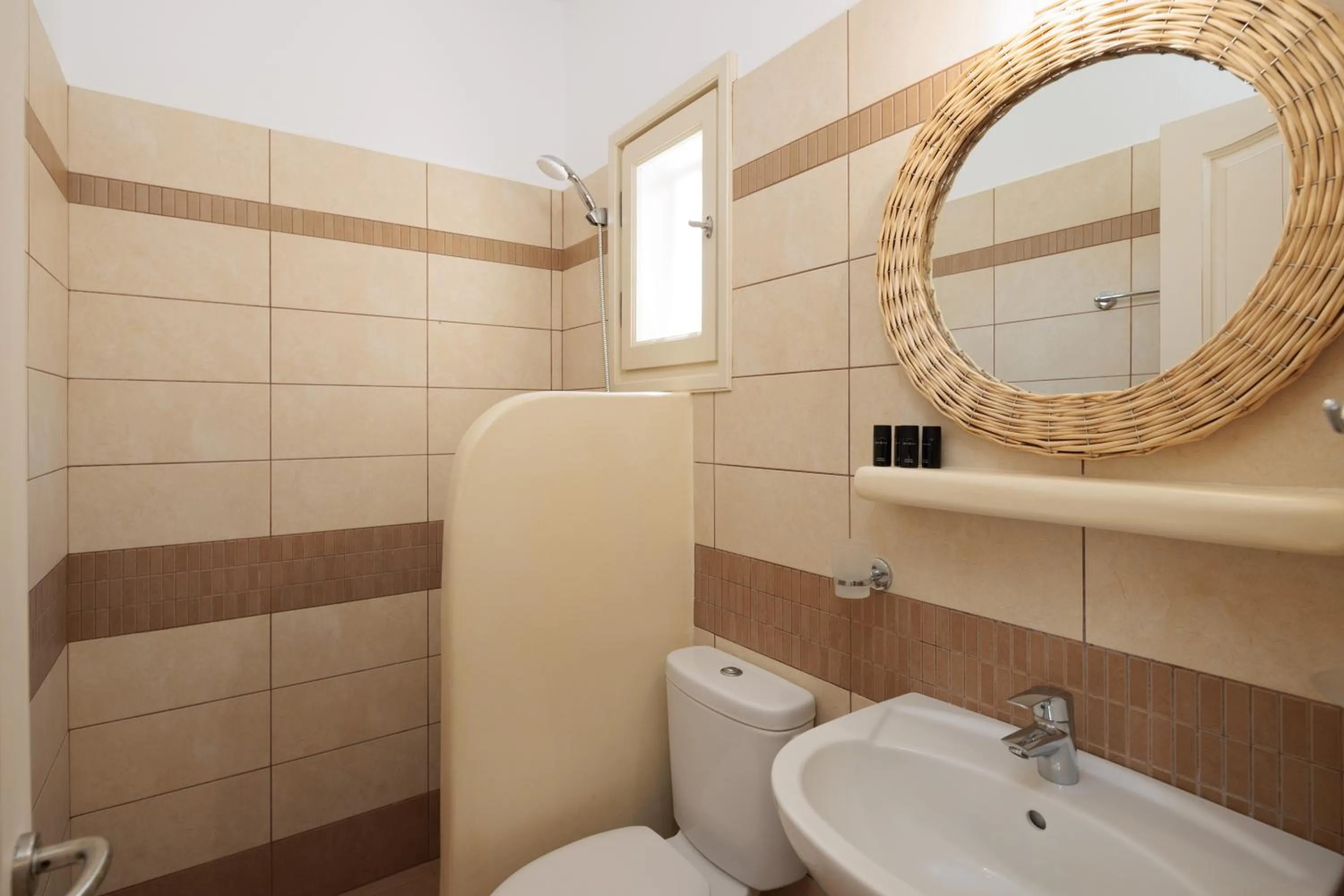 Bathroom in Maria's Rooms & Studios