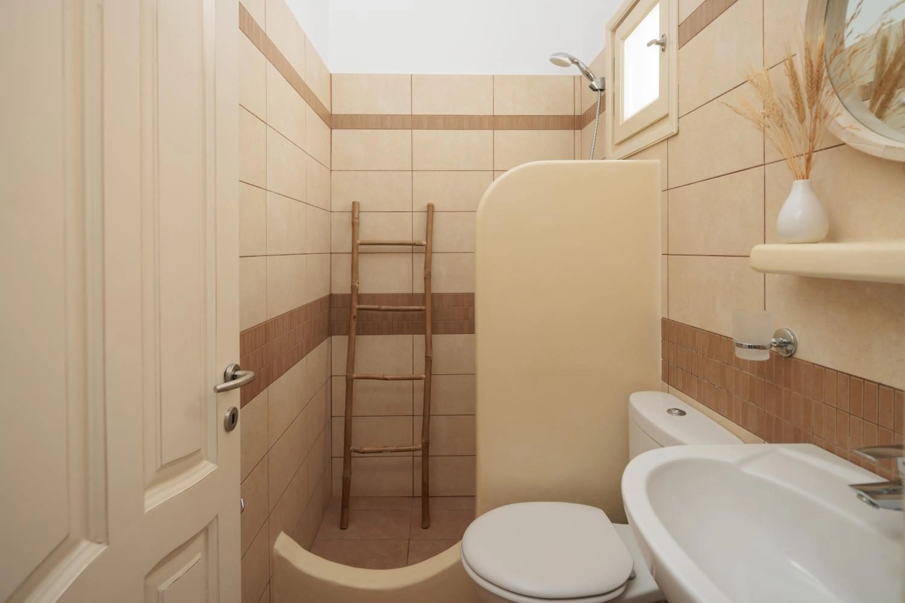 Bathroom in Maria's Rooms & Studios