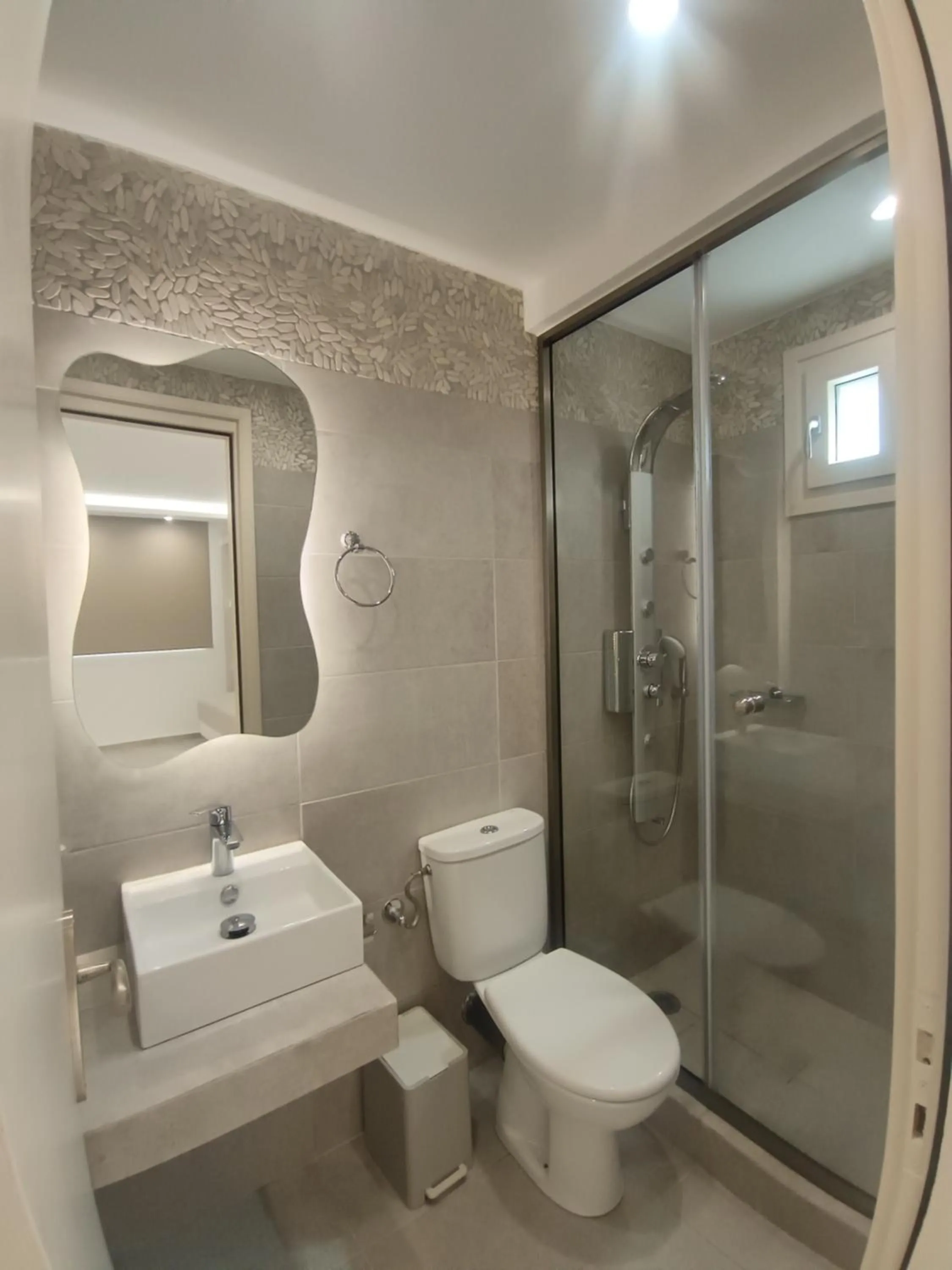 Shower in Maria's Rooms & Studios