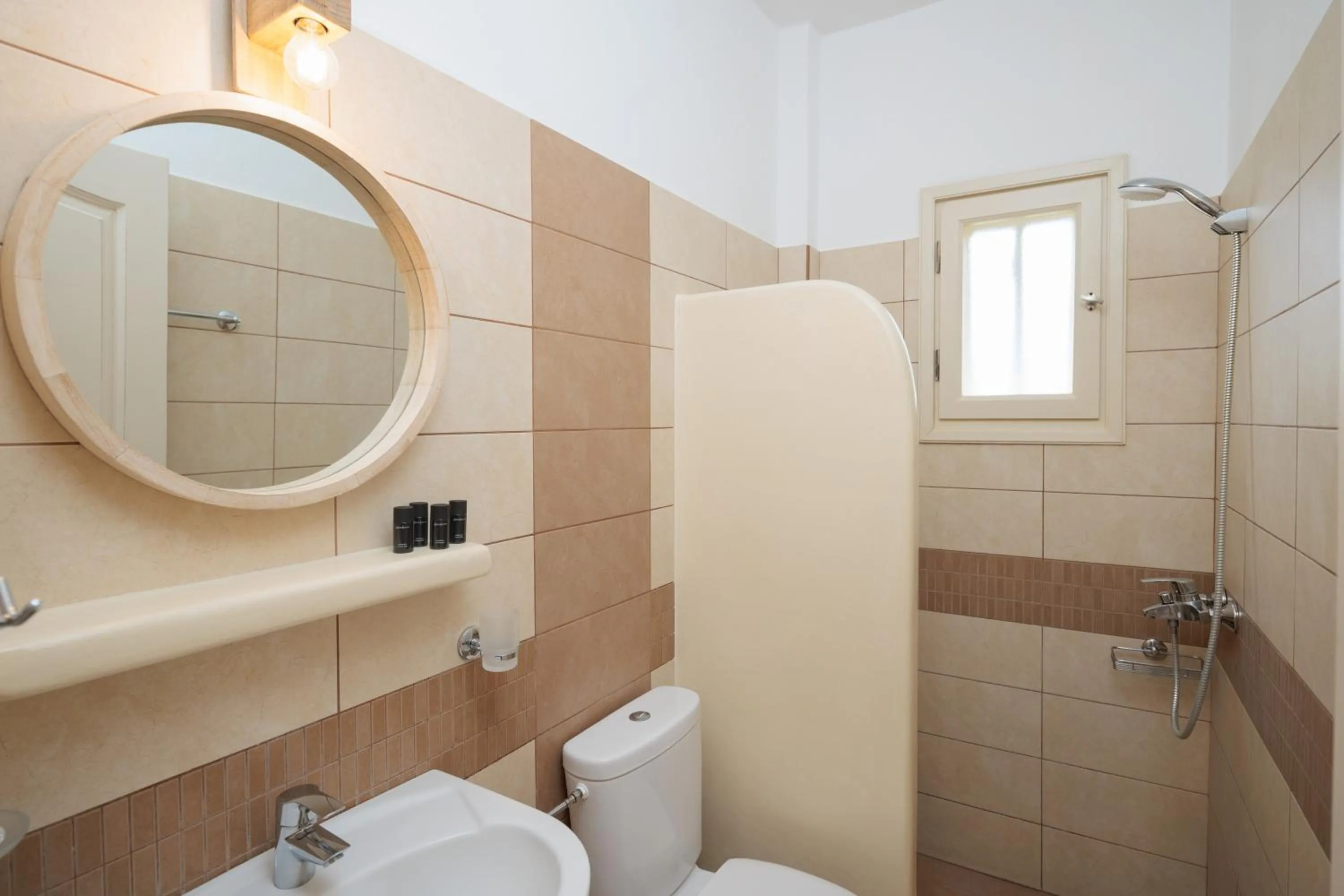 Bathroom in Maria's Rooms & Studios