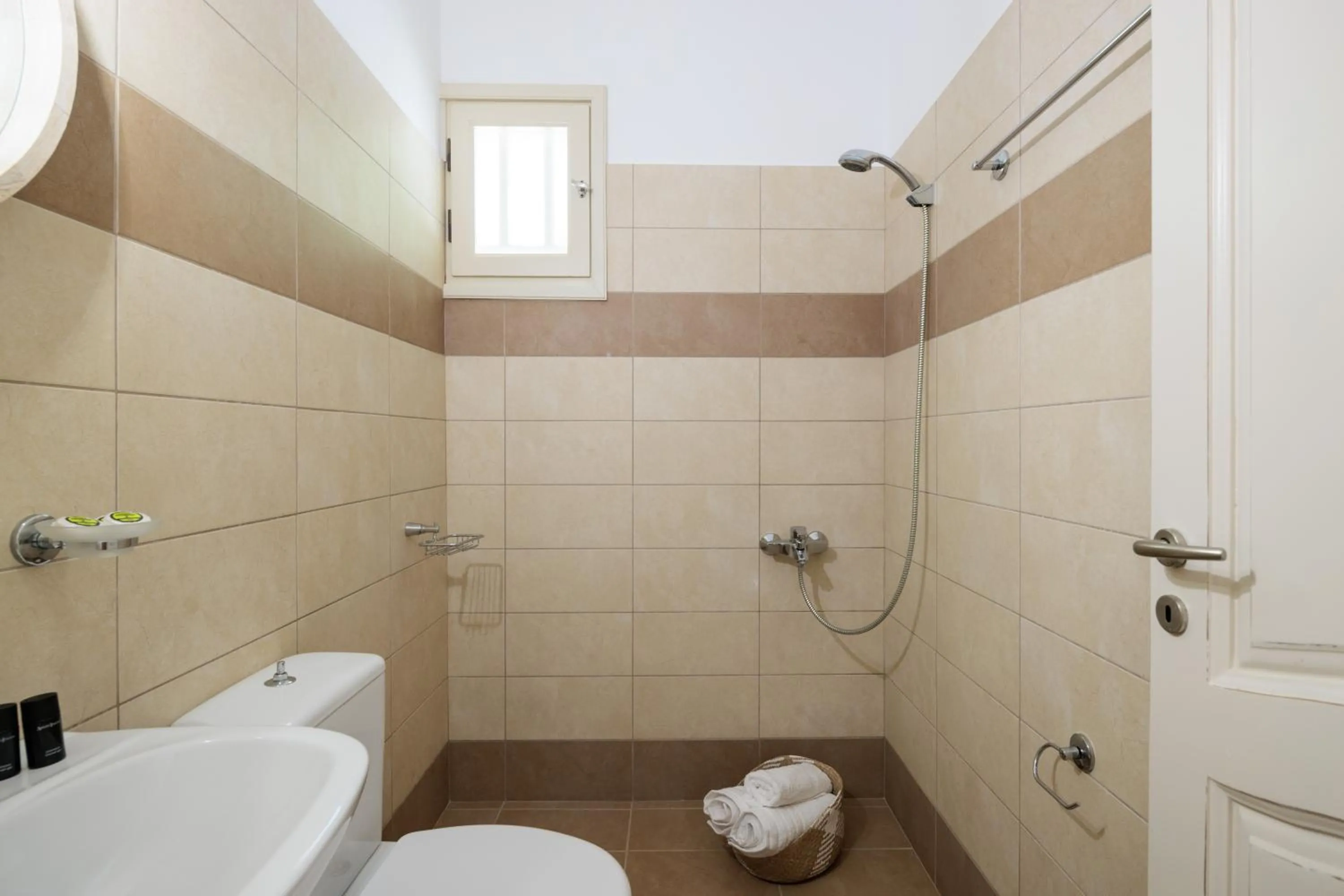 Toilet in Maria's Rooms & Studios