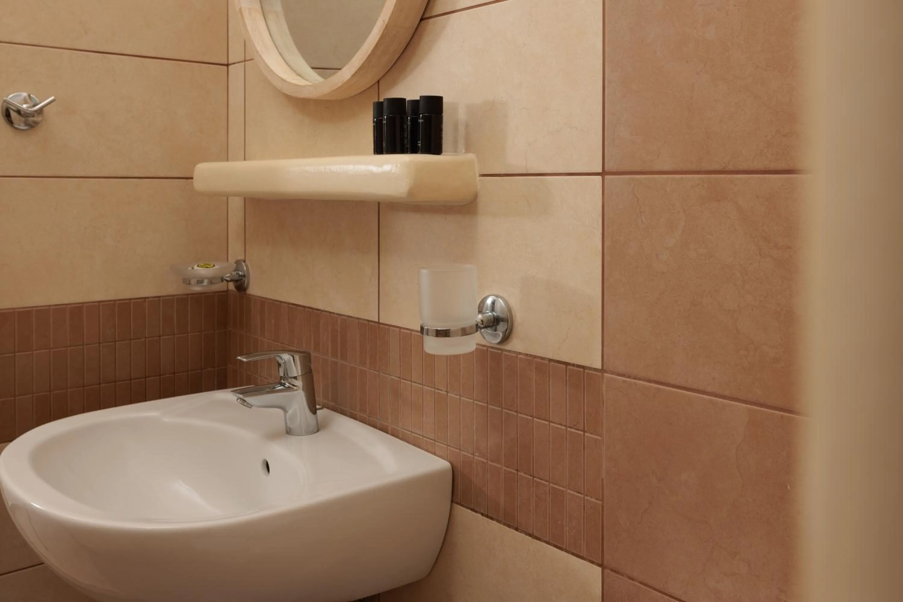 Bathroom in Maria's Rooms & Studios