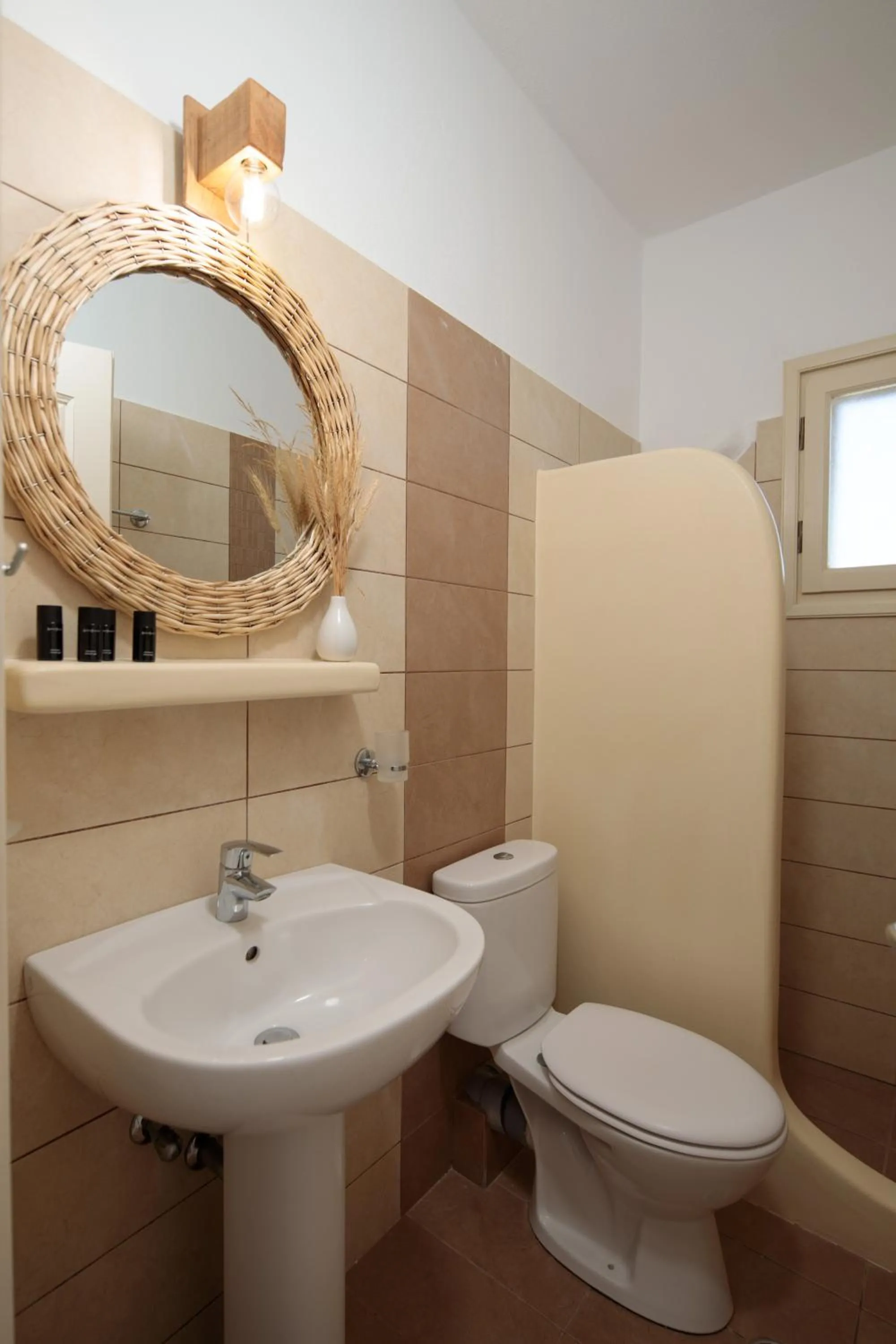 Bathroom in Maria's Rooms & Studios